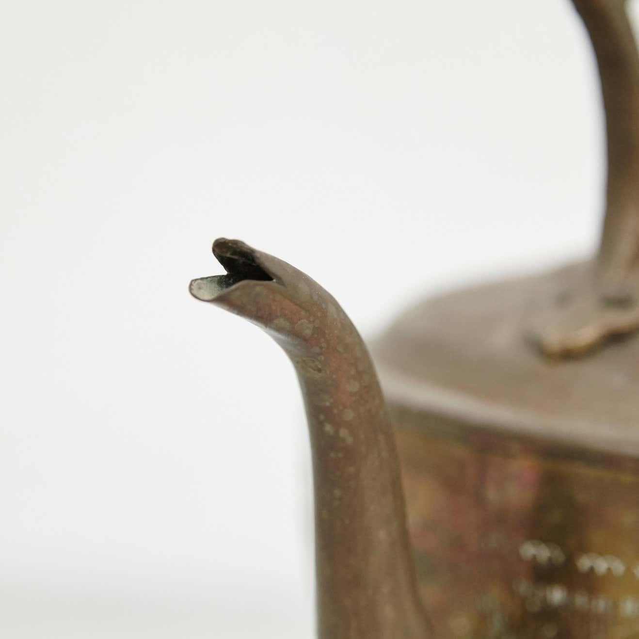 Early 20th Century French Country Brass Teapot For Sale 4