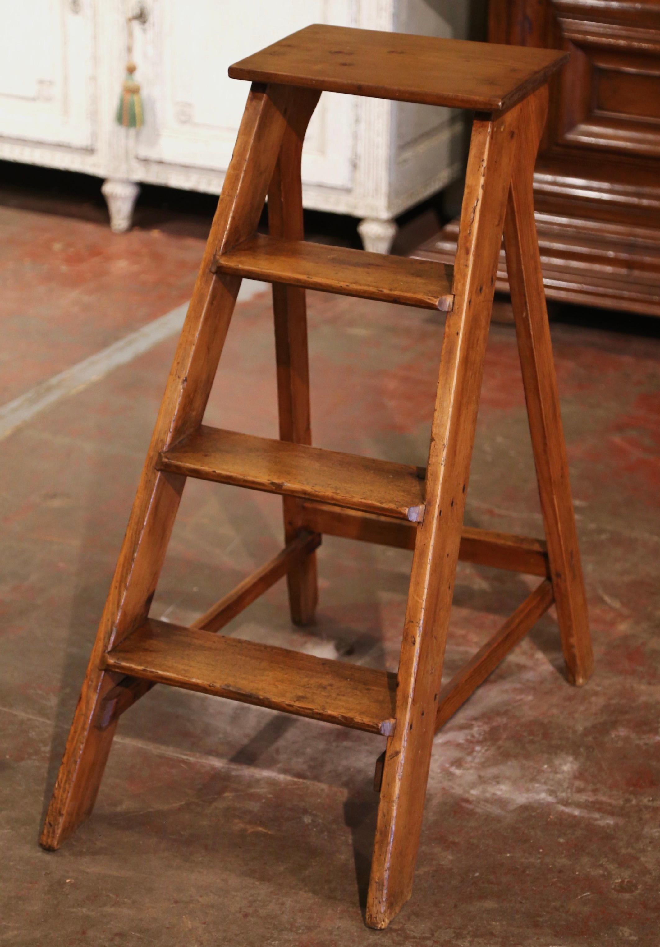 Early 20th Century, French Country Carved Pine Four-Step Library Ladder 1