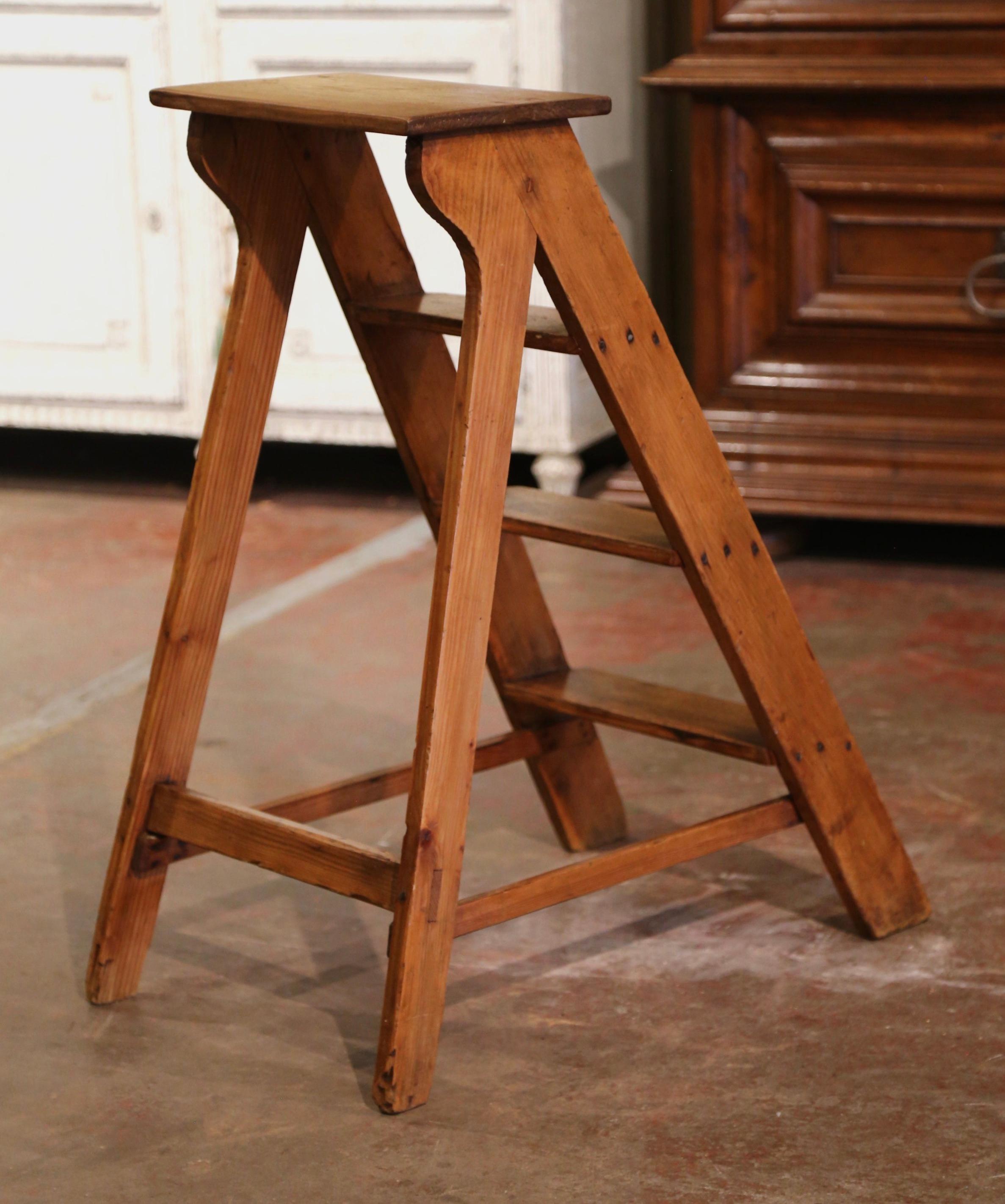 Early 20th Century, French Country Carved Pine Four-Step Library Ladder 4