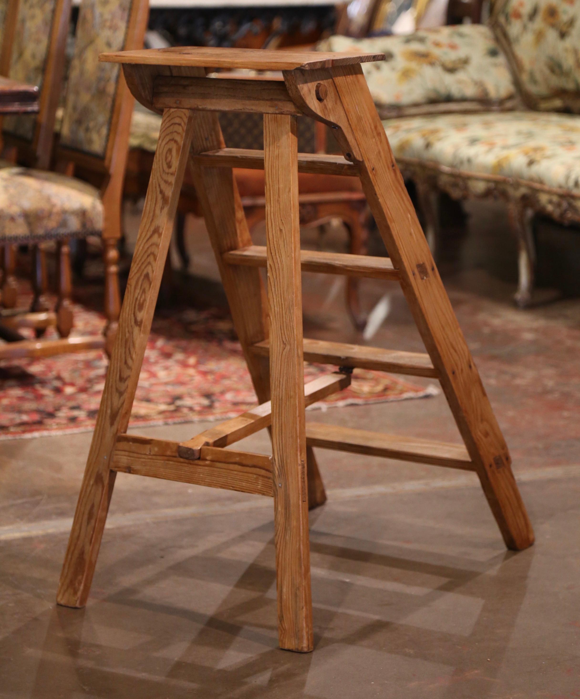 Early 20th Century French Country Carved Pine Folding Library Step Ladder In Excellent Condition In Dallas, TX