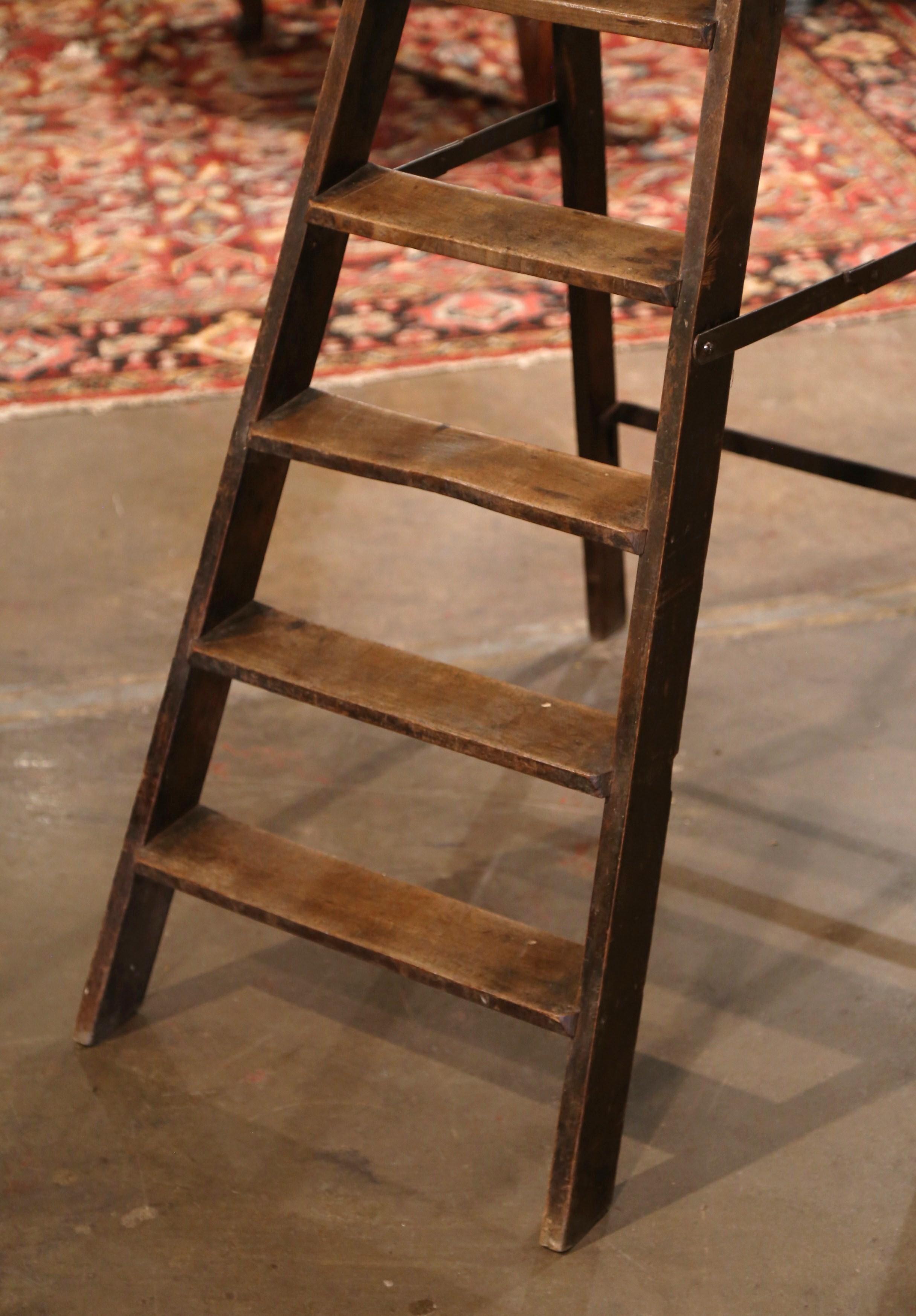 Early 20th Century French Country Carved Walnut Seven-Step Library Ladder In Excellent Condition In Dallas, TX