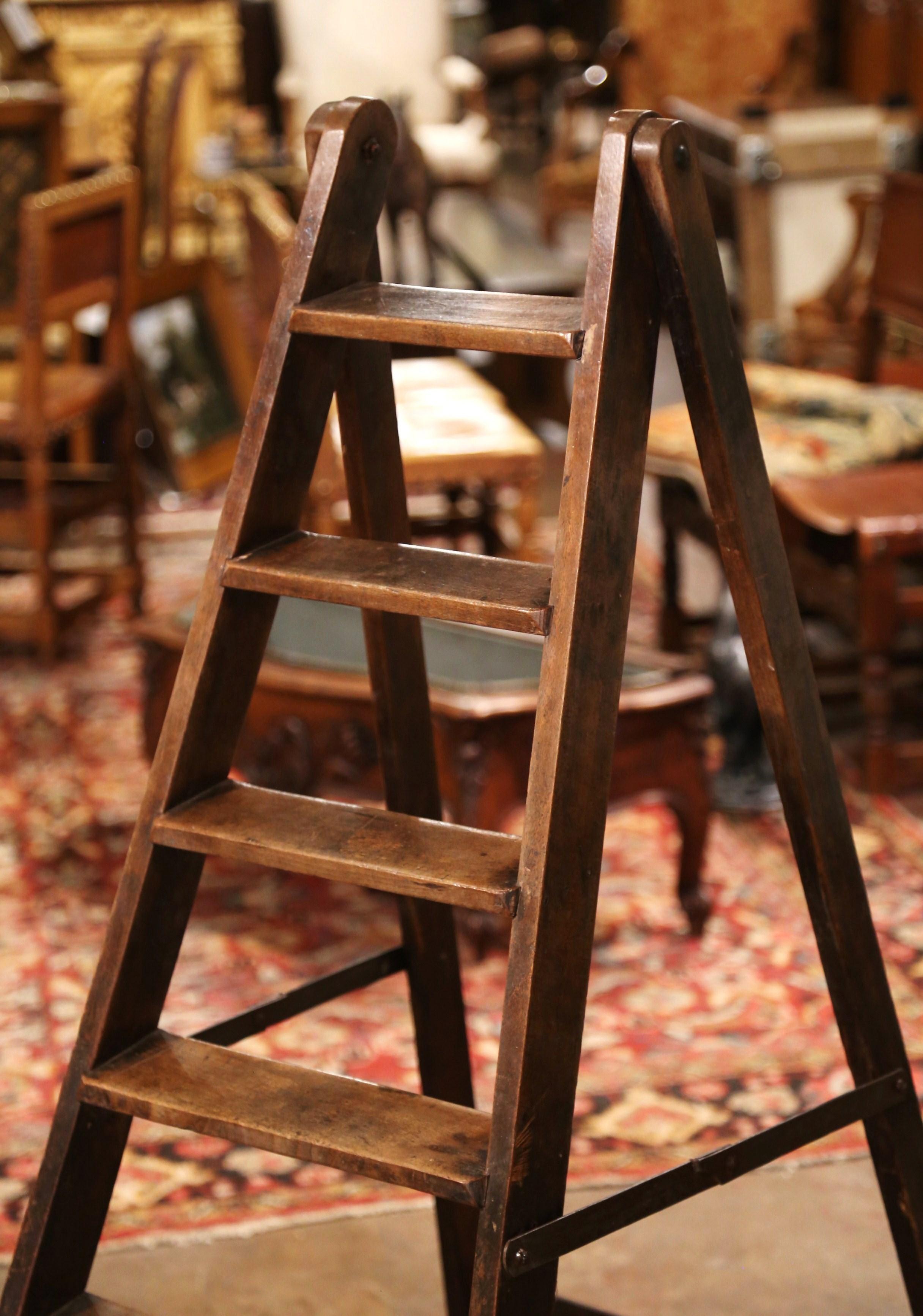Early 20th Century French Country Carved Walnut Seven-Step Library Ladder 1