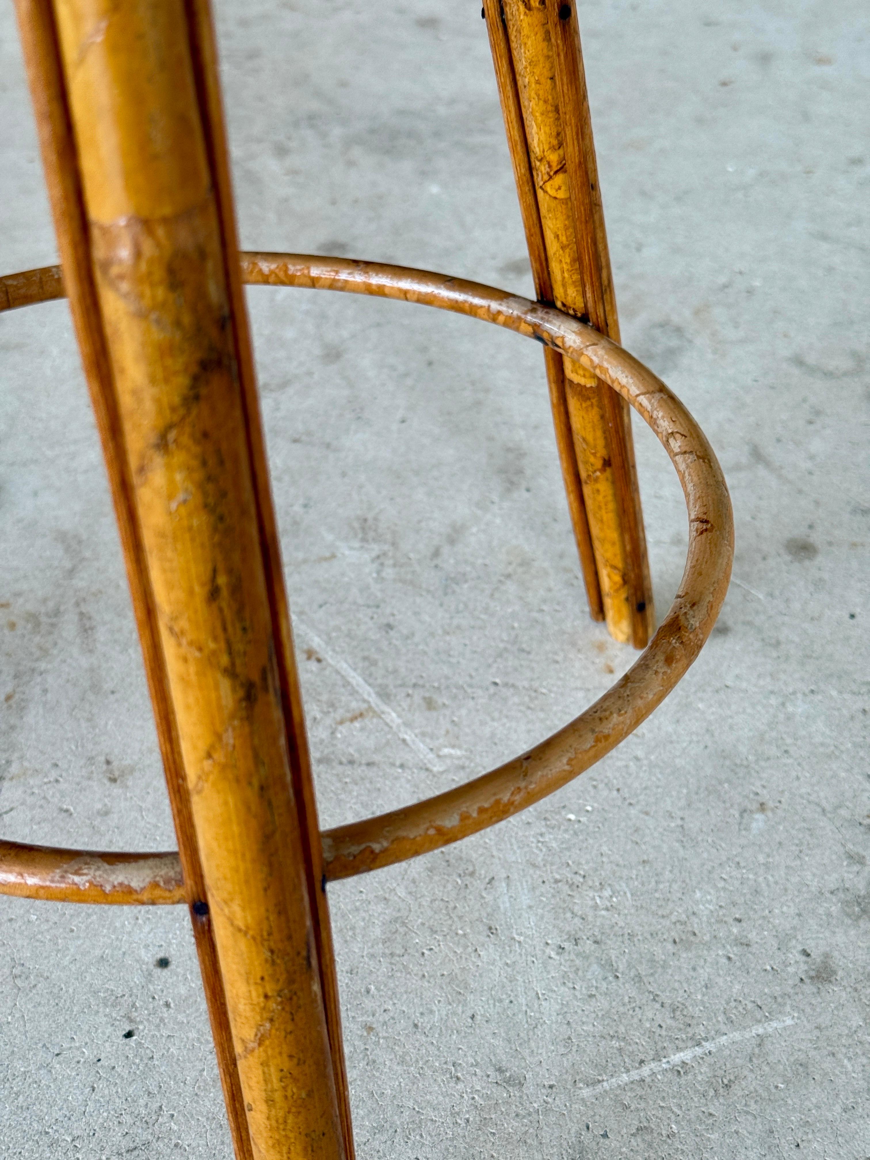 Piantana in rattan intrecciato a mano di inizio XX secolo in vendita 3