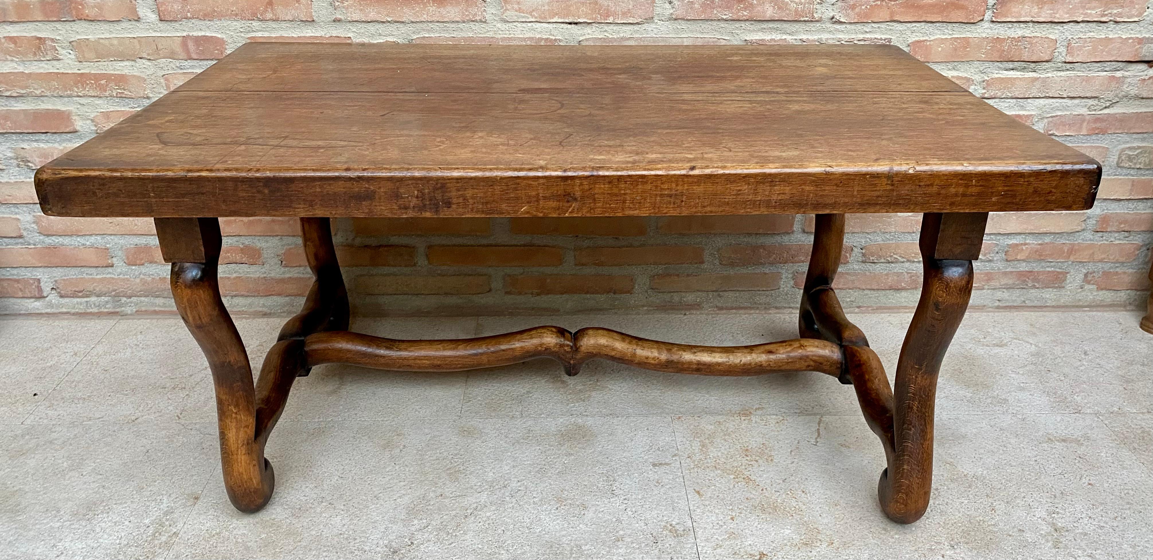 French Provincial Early 20th Century French Country Oak Side Table, 1940s For Sale