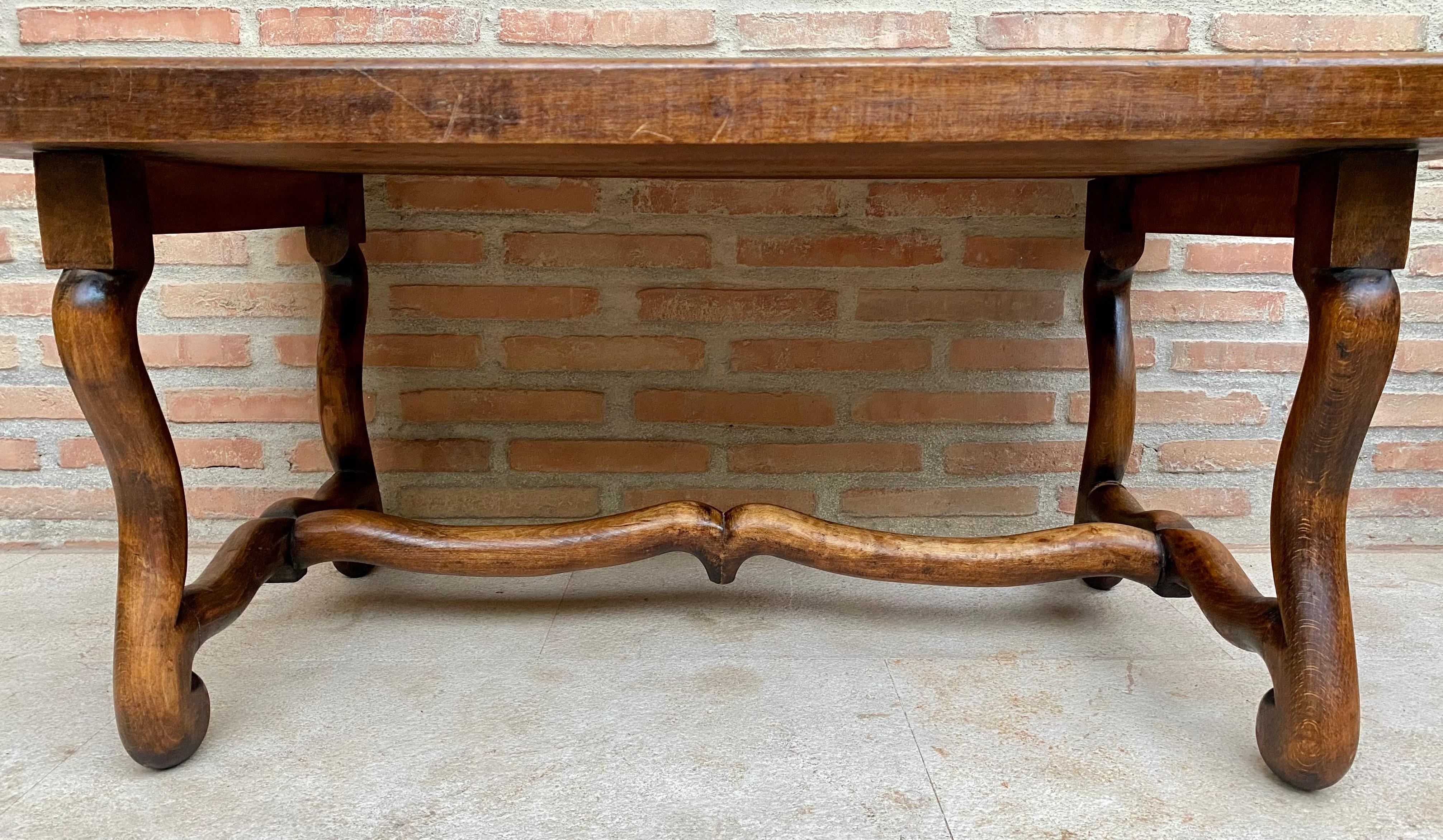 Français Table d'appoint en Oak Oak, début du 20e siècle, années 1940 en vente