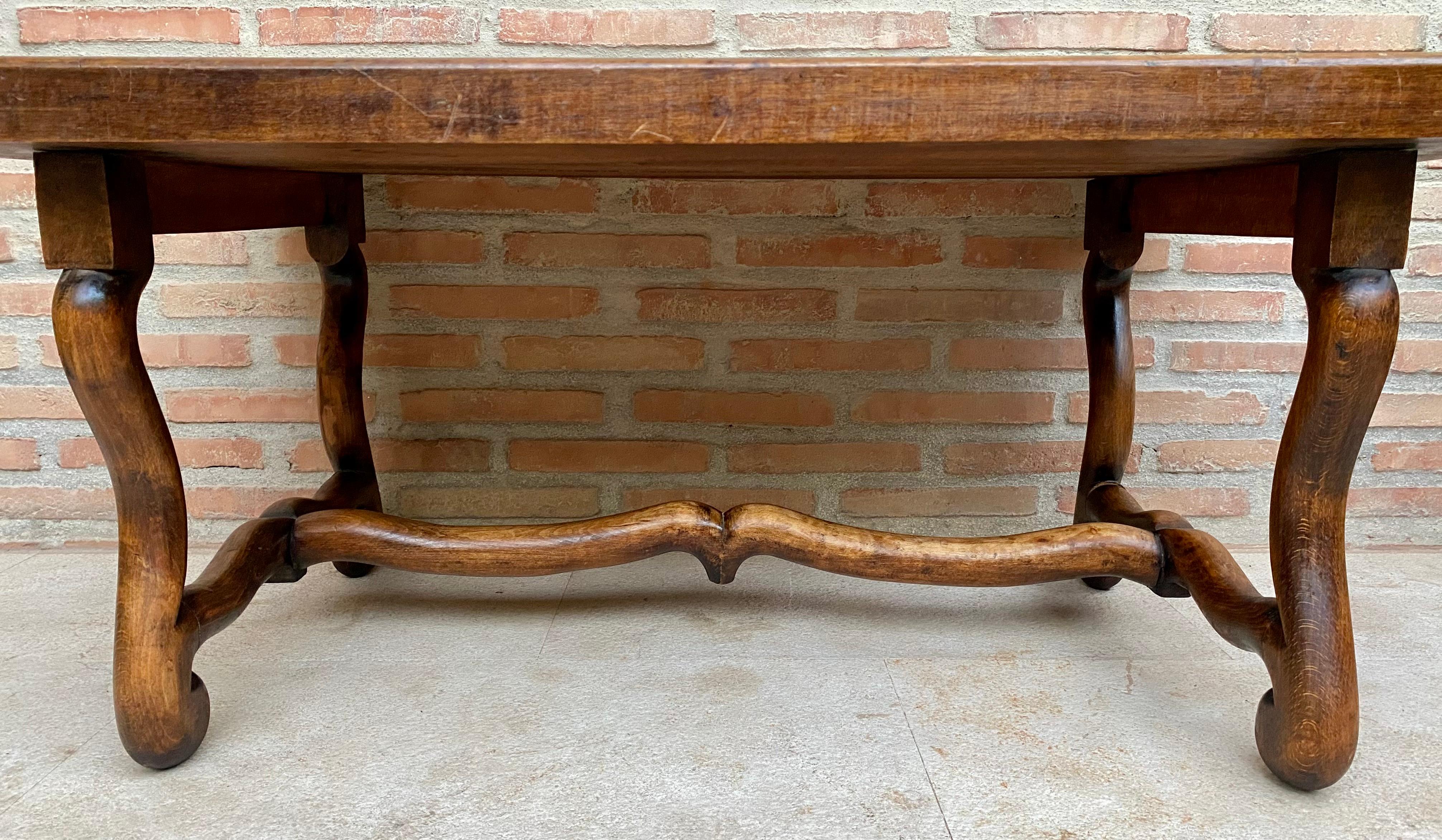 Early 20th Century French Country Oak Side Table, 1940s In Good Condition For Sale In Miami, FL