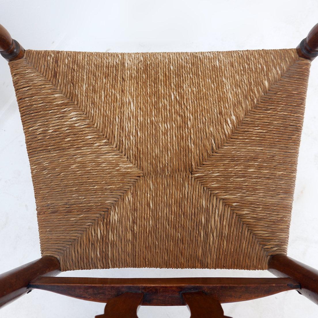 Early 20th Century French Country-Style Armchair For Sale 3