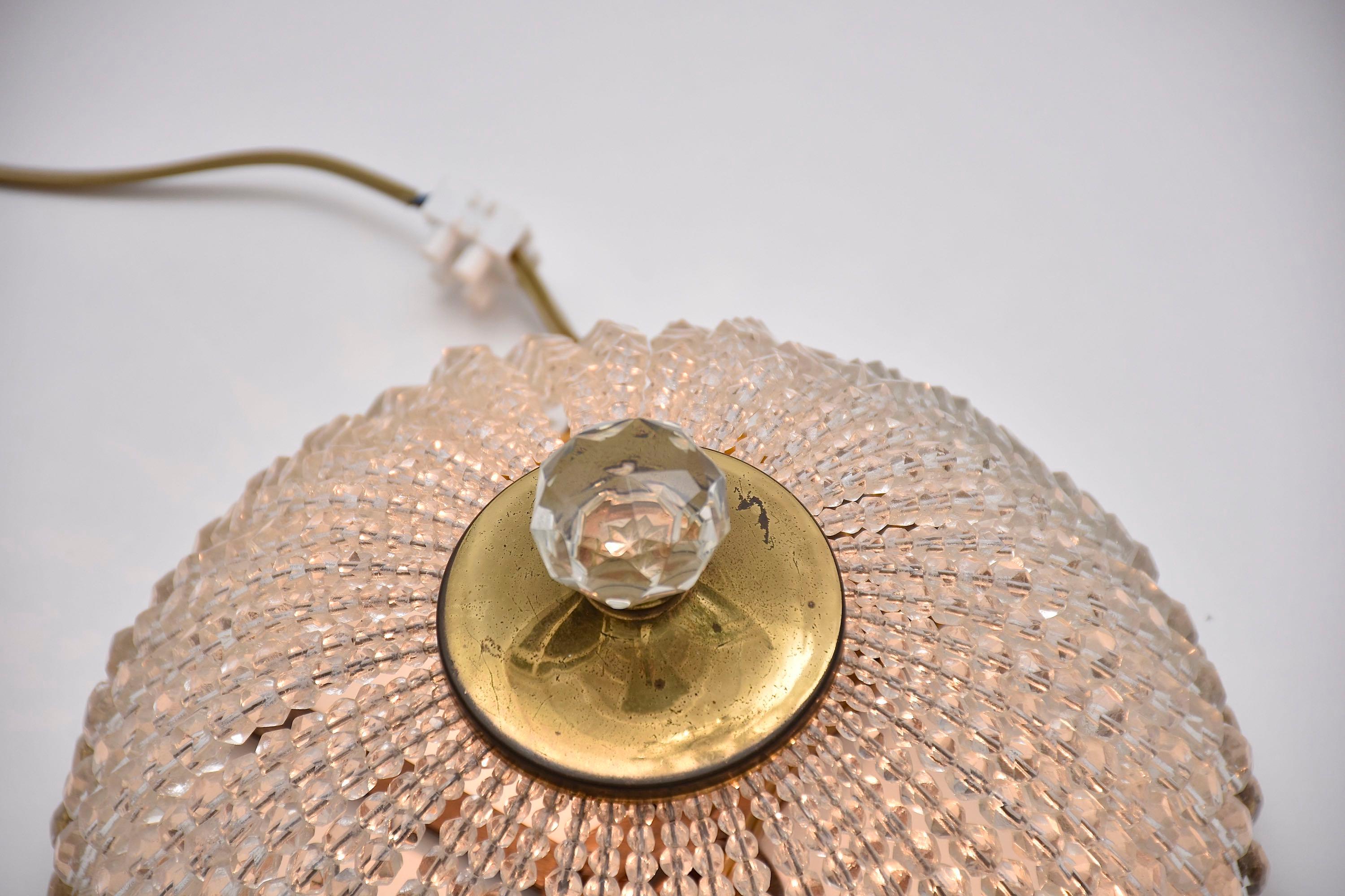 Early 20th century French crystal and gilt brass ceiling fixture Belle Époque en venta