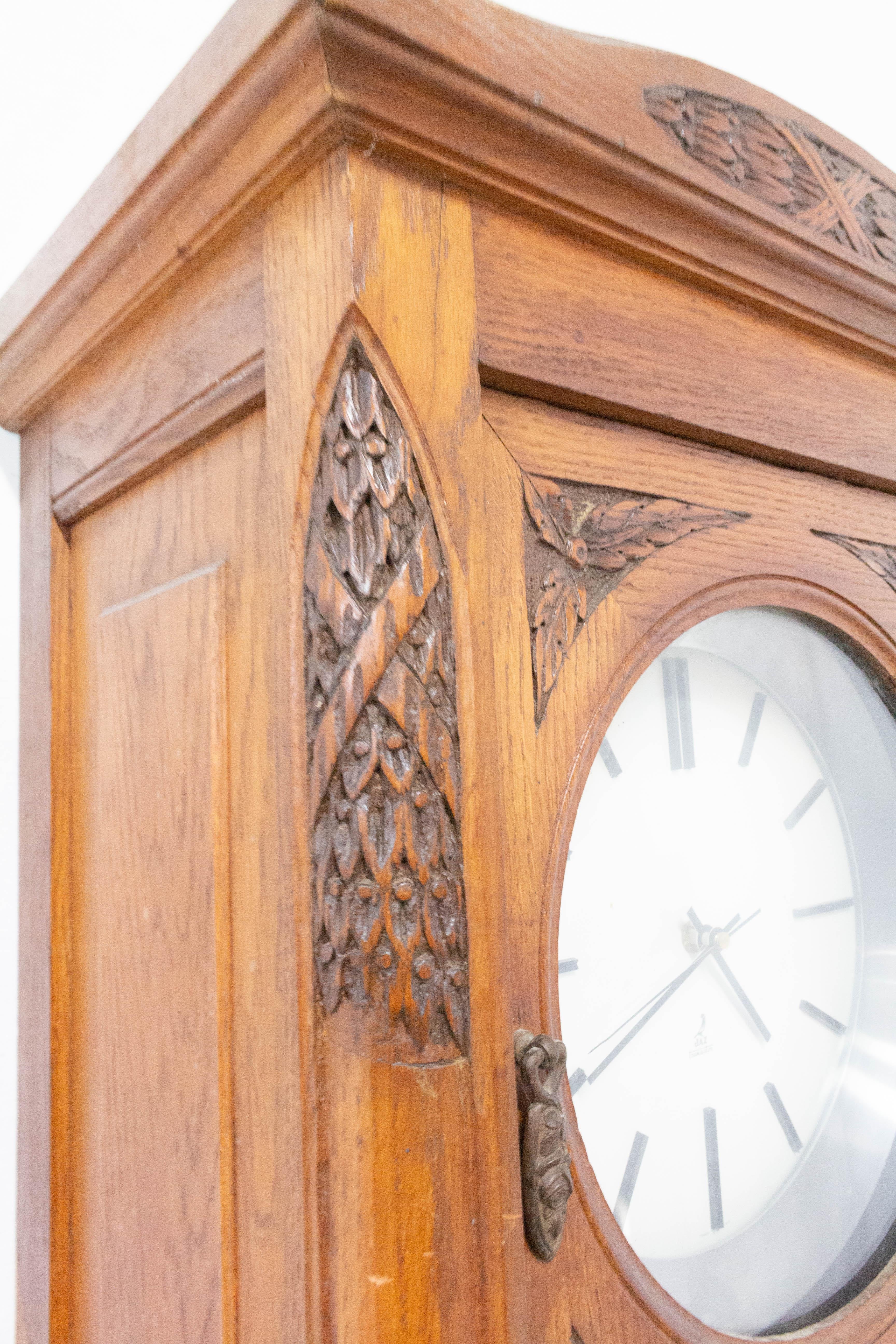 Horloge grand-père du début du 20e siècle à armoire française en forme de buffet Art Nouveau Bon état - En vente à Labrit, Landes