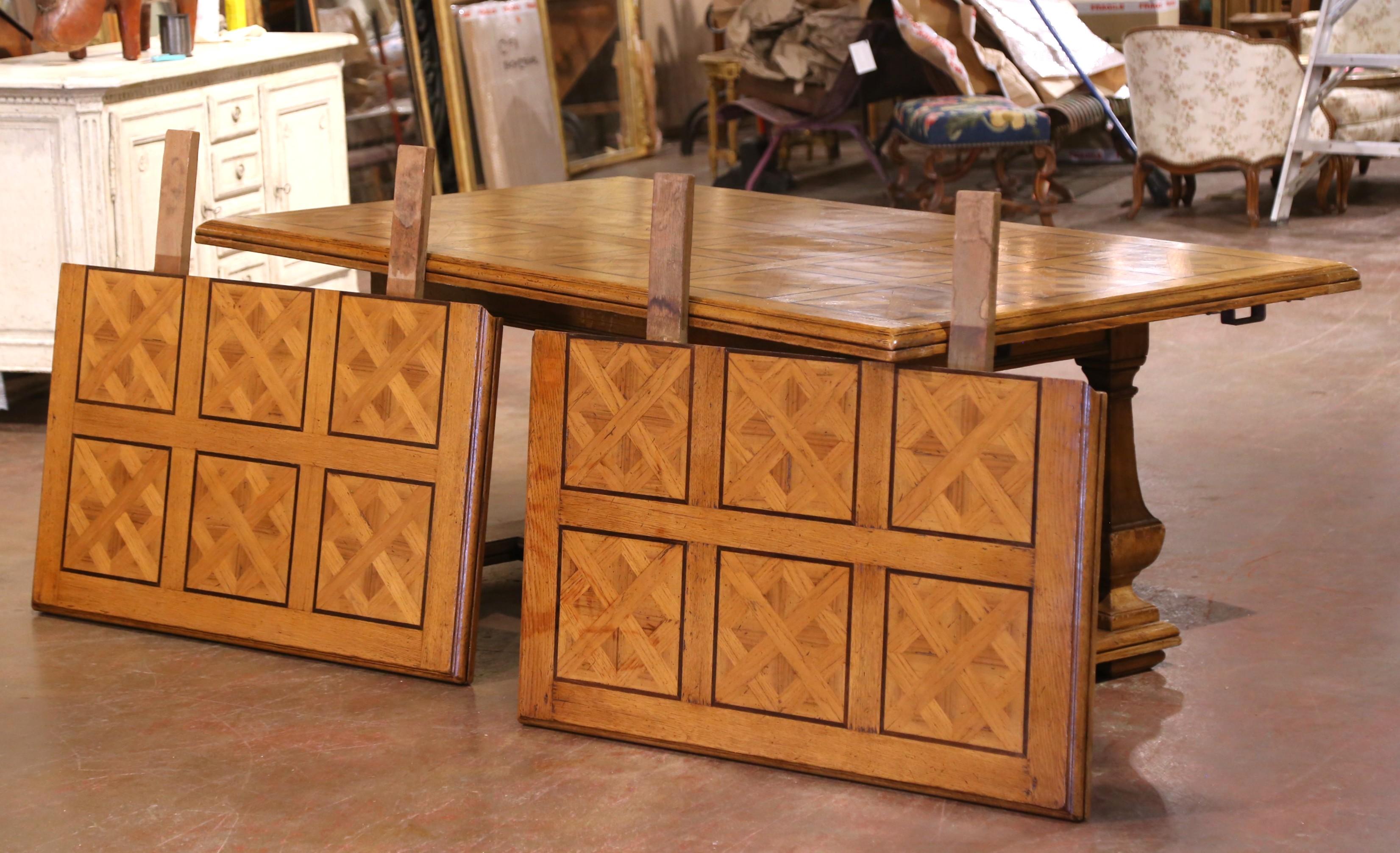 Early 20th Century French Dining Table with Parquetry Top and Two Leaves For Sale 5