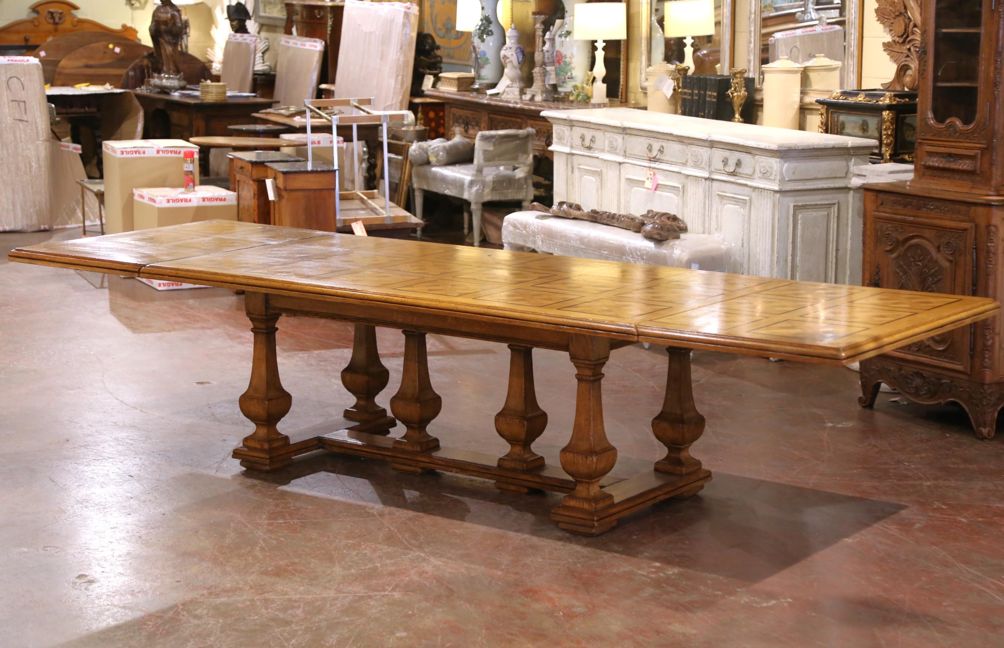 Early 20th Century French Dining Table with Parquetry Top and Two Leaves For Sale 3
