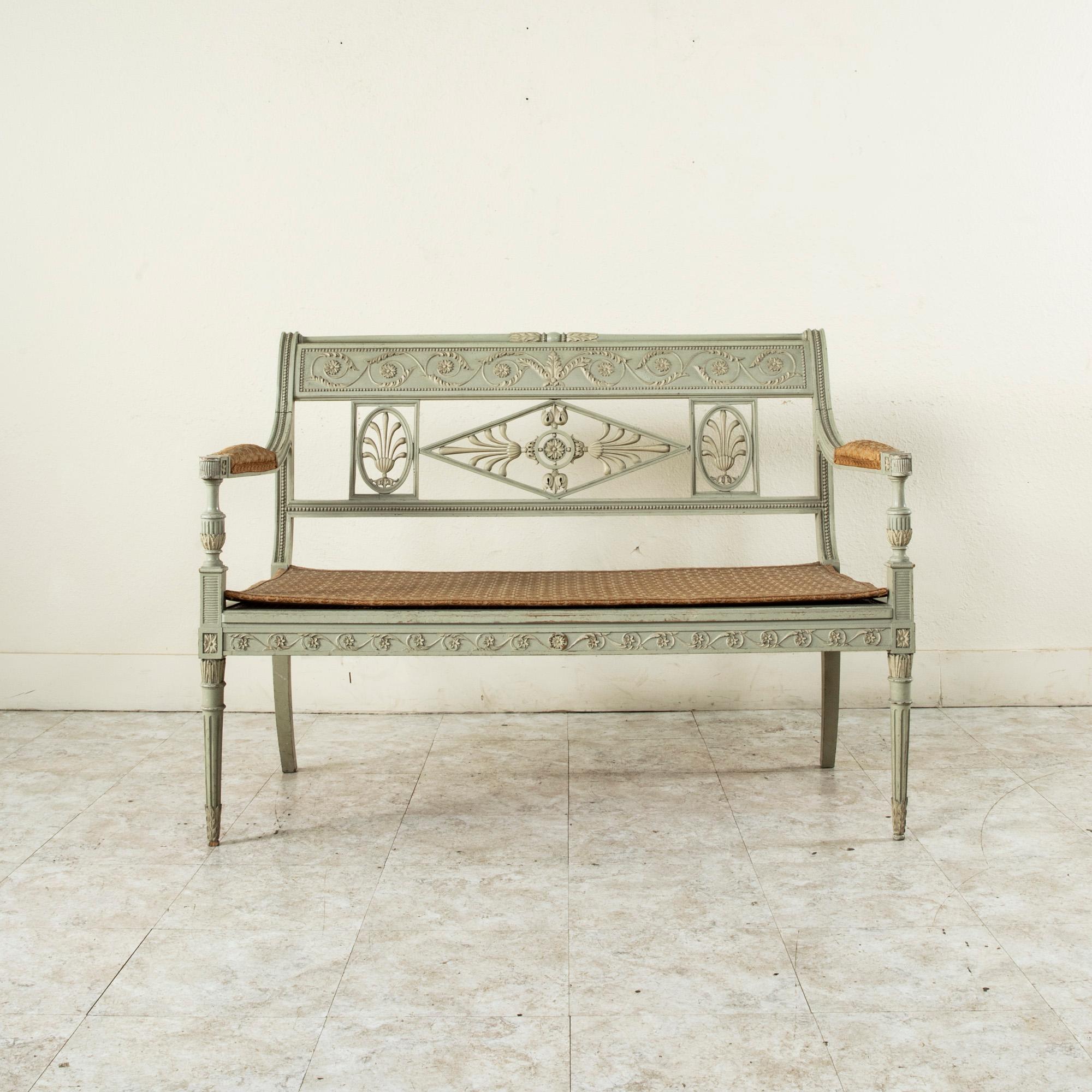 Early 20th Century French Directoire Style Painted Ash Banquette, Settee In Good Condition For Sale In Fayetteville, AR