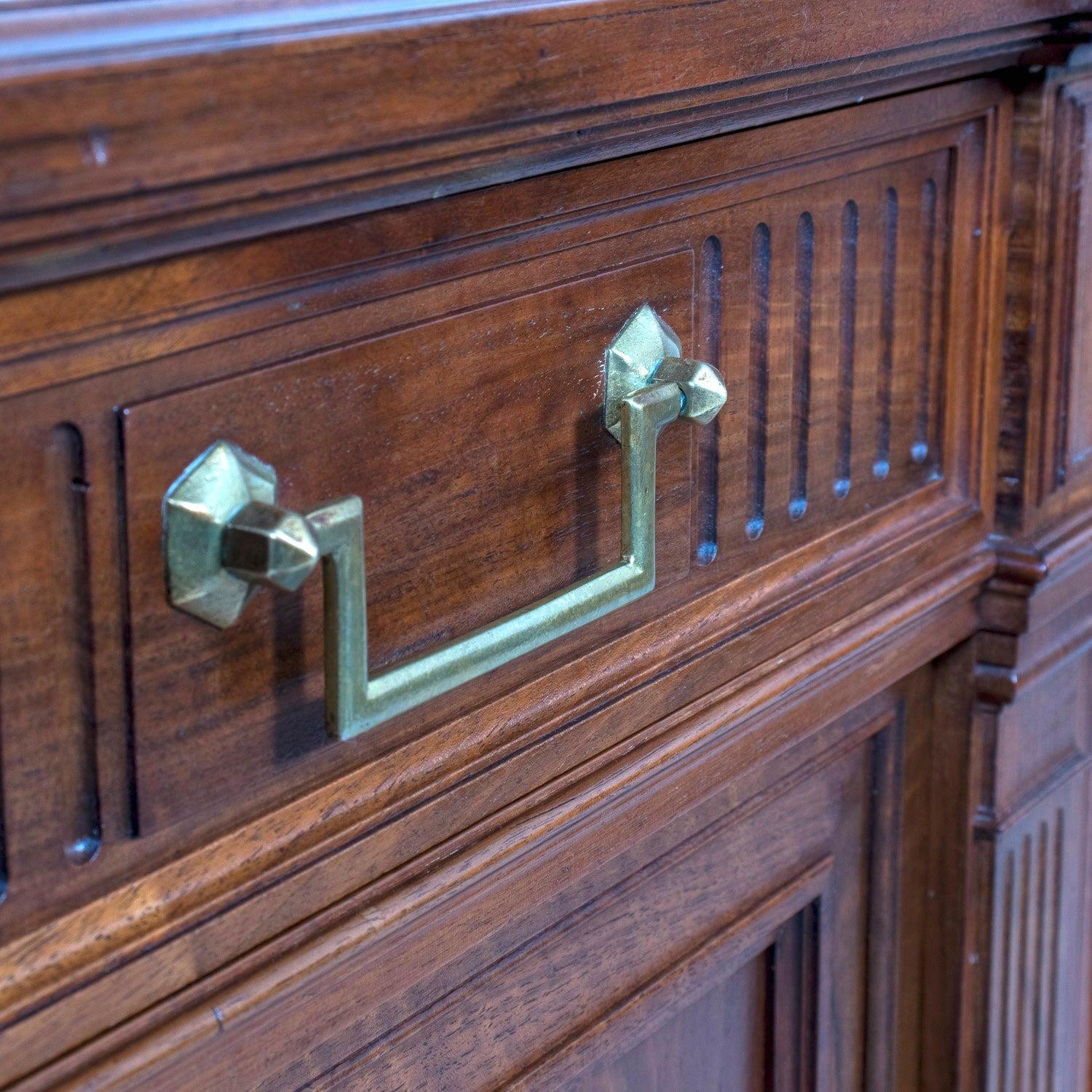 Buffet Enfilade en noyer de style Directoire français du début du 20e siècle 4