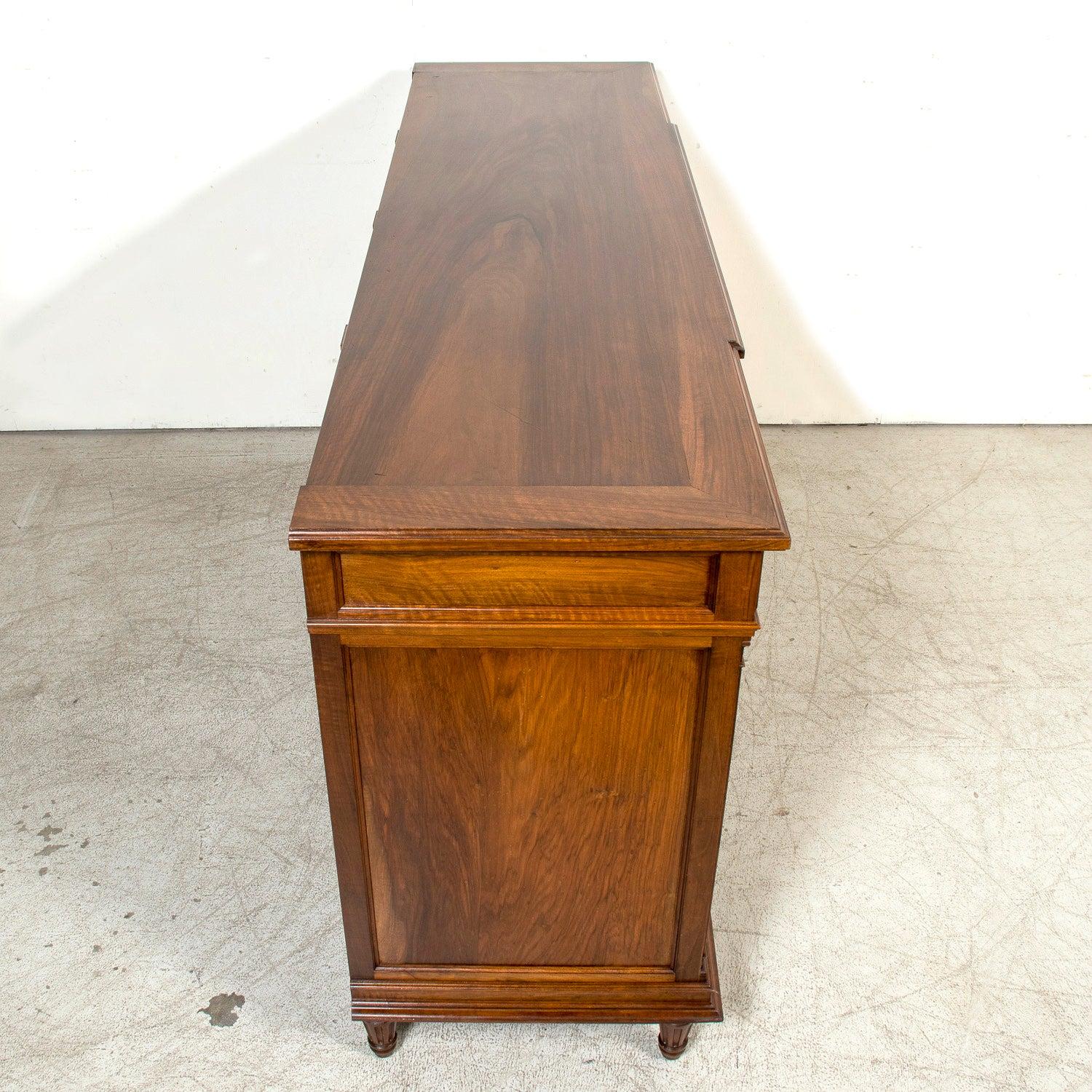 Buffet Enfilade en noyer de style Directoire français du début du 20e siècle 5