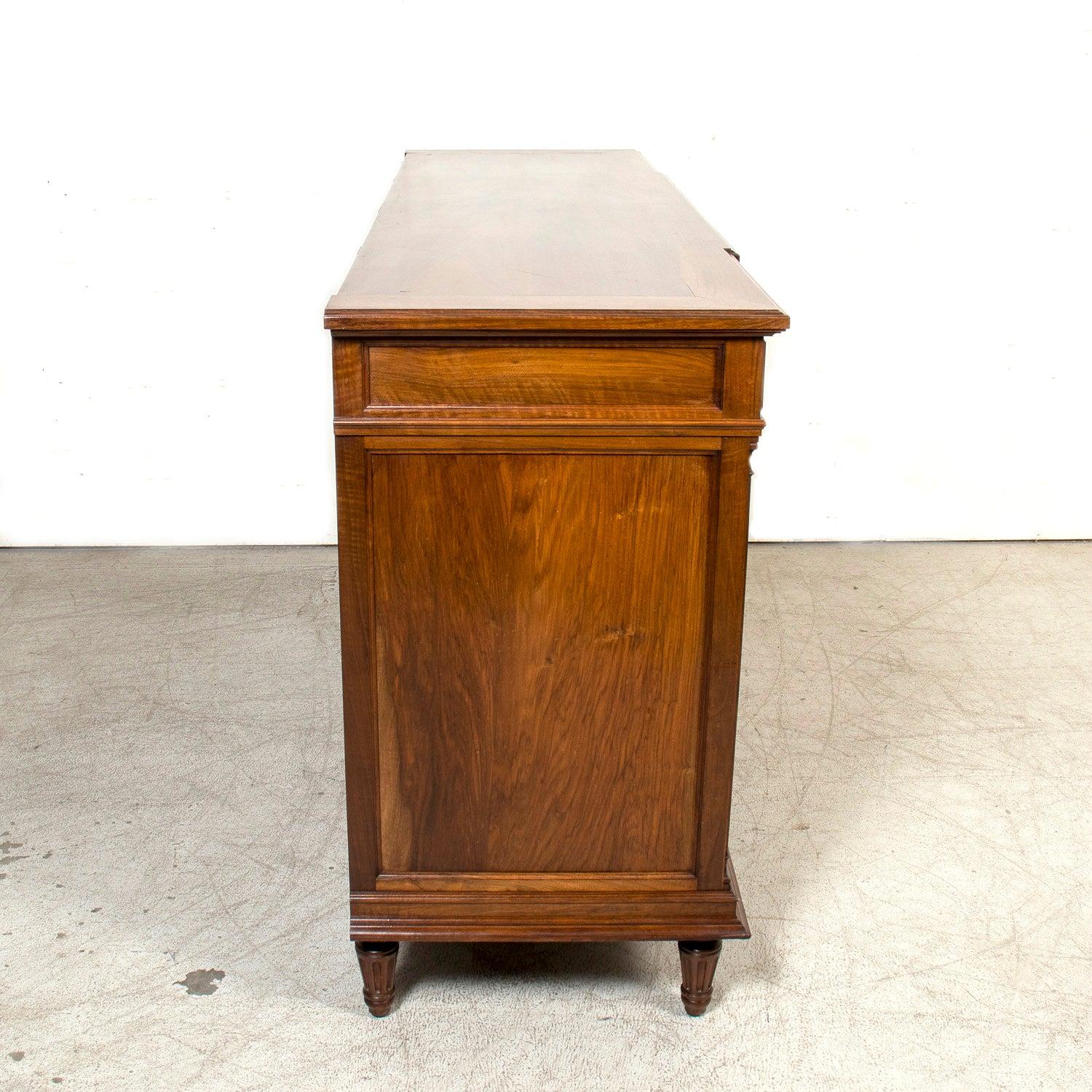 Buffet Enfilade en noyer de style Directoire français du début du 20e siècle 6
