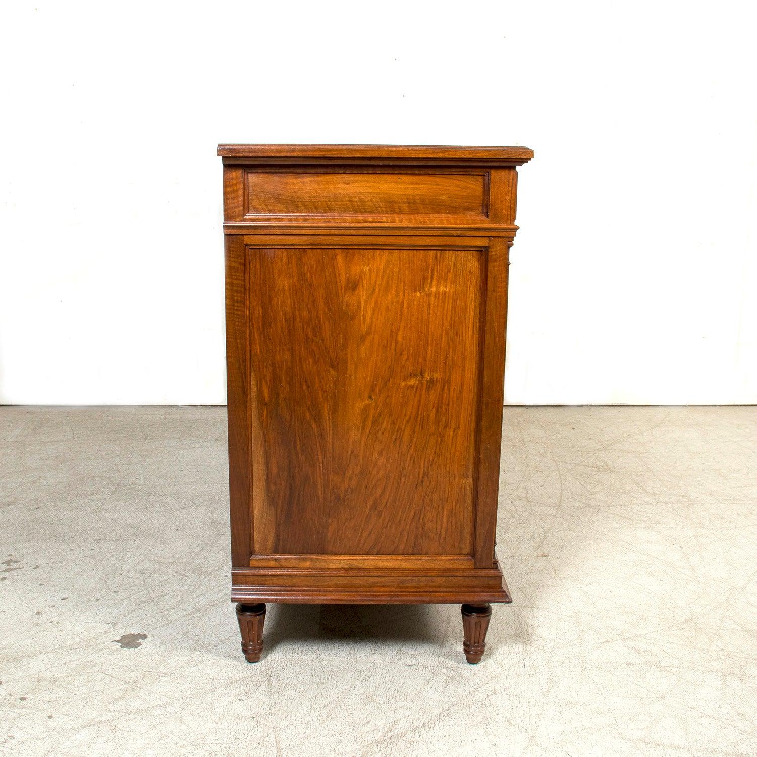 Buffet Enfilade en noyer de style Directoire français du début du 20e siècle 7
