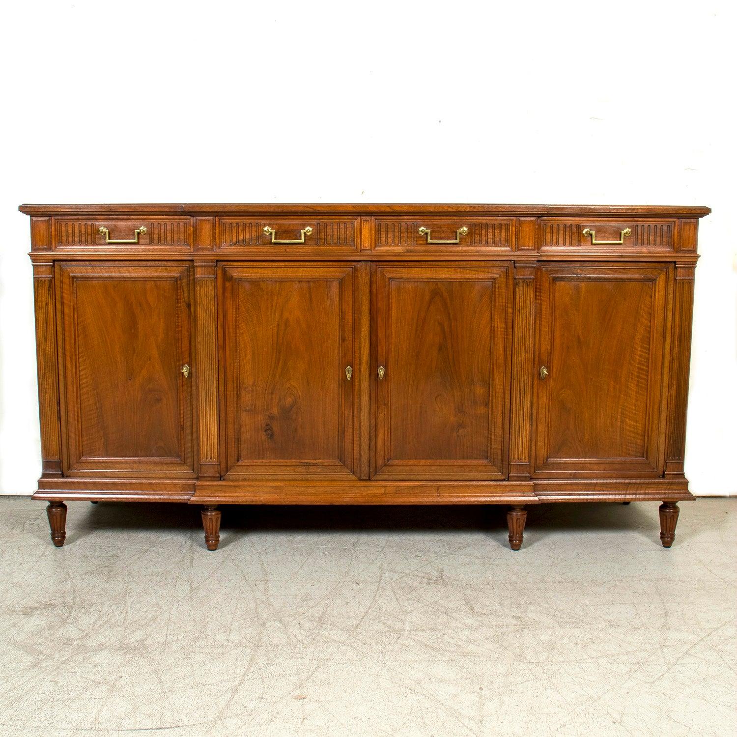Buffet Enfilade en noyer de style Directoire français du début du 20e siècle Bon état à Birmingham, AL