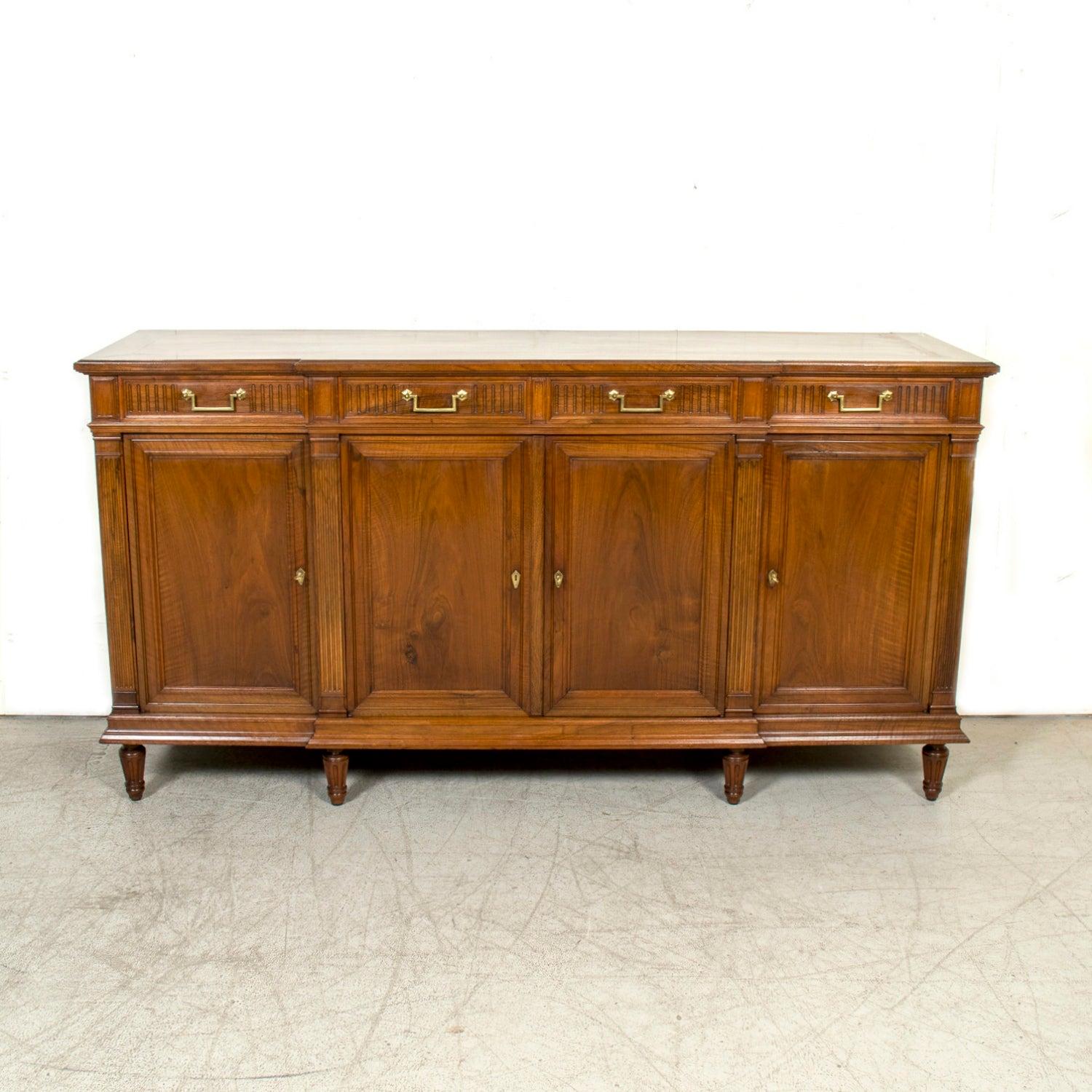 20ième siècle Buffet Enfilade en noyer de style Directoire français du début du 20e siècle