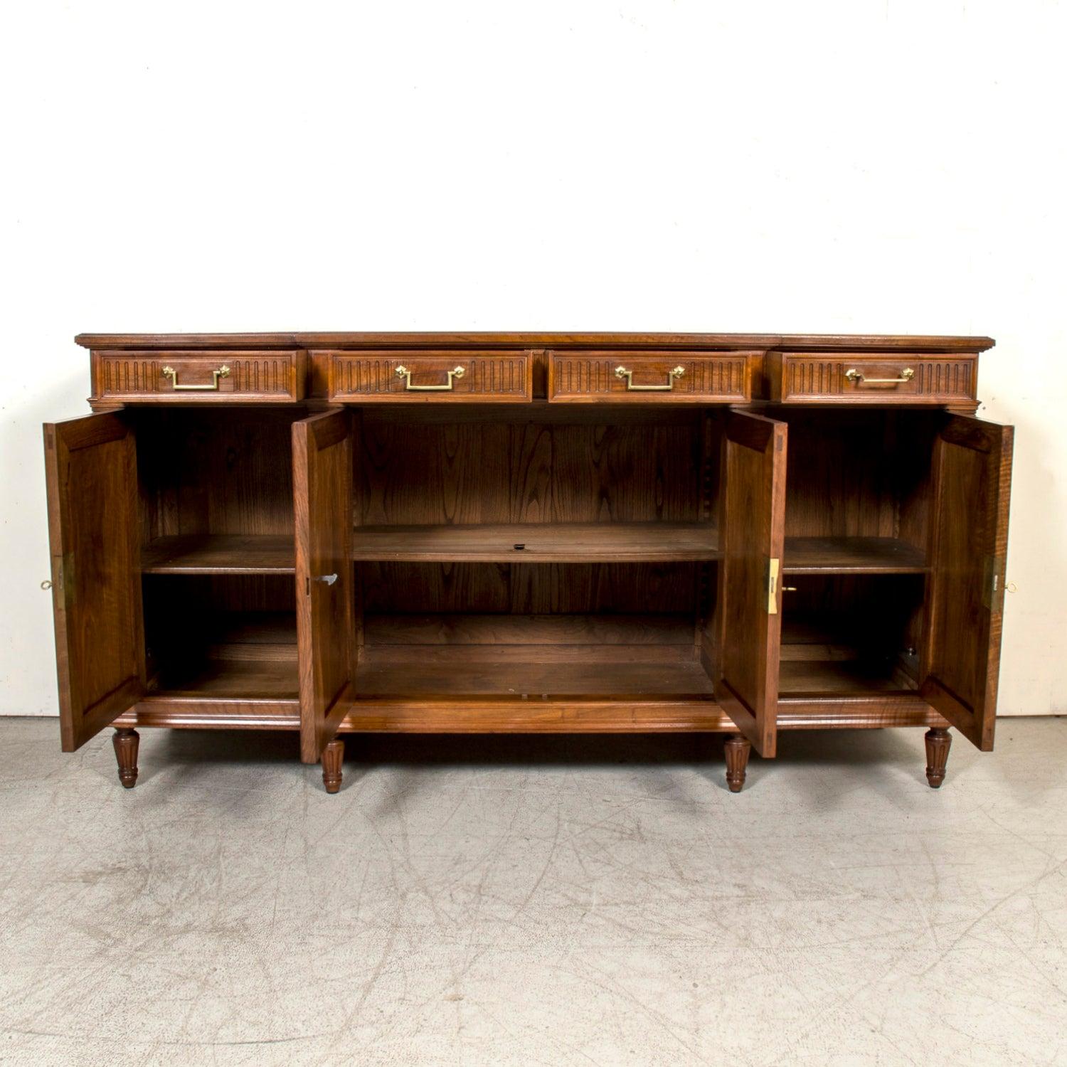 Noyer Buffet Enfilade en noyer de style Directoire français du début du 20e siècle