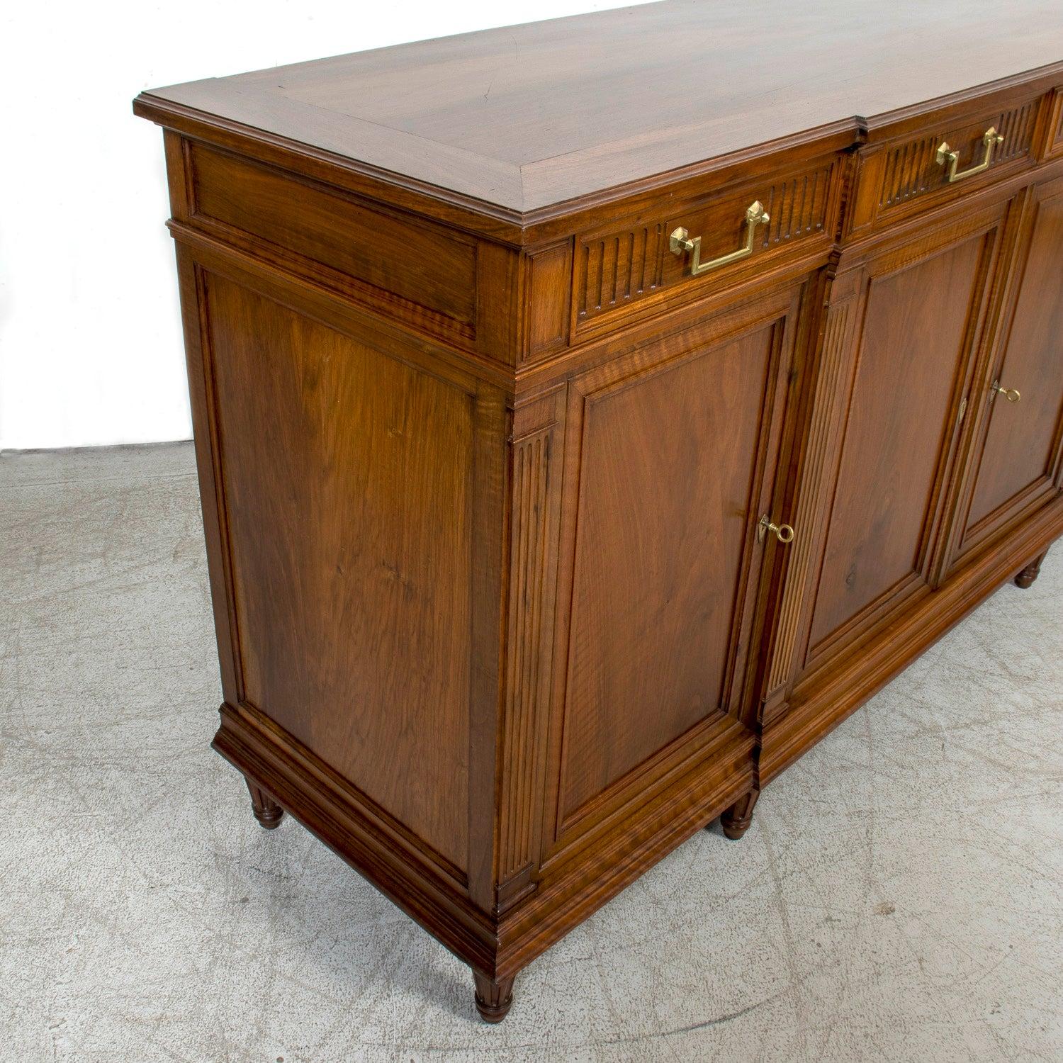 Buffet Enfilade en noyer de style Directoire français du début du 20e siècle 1