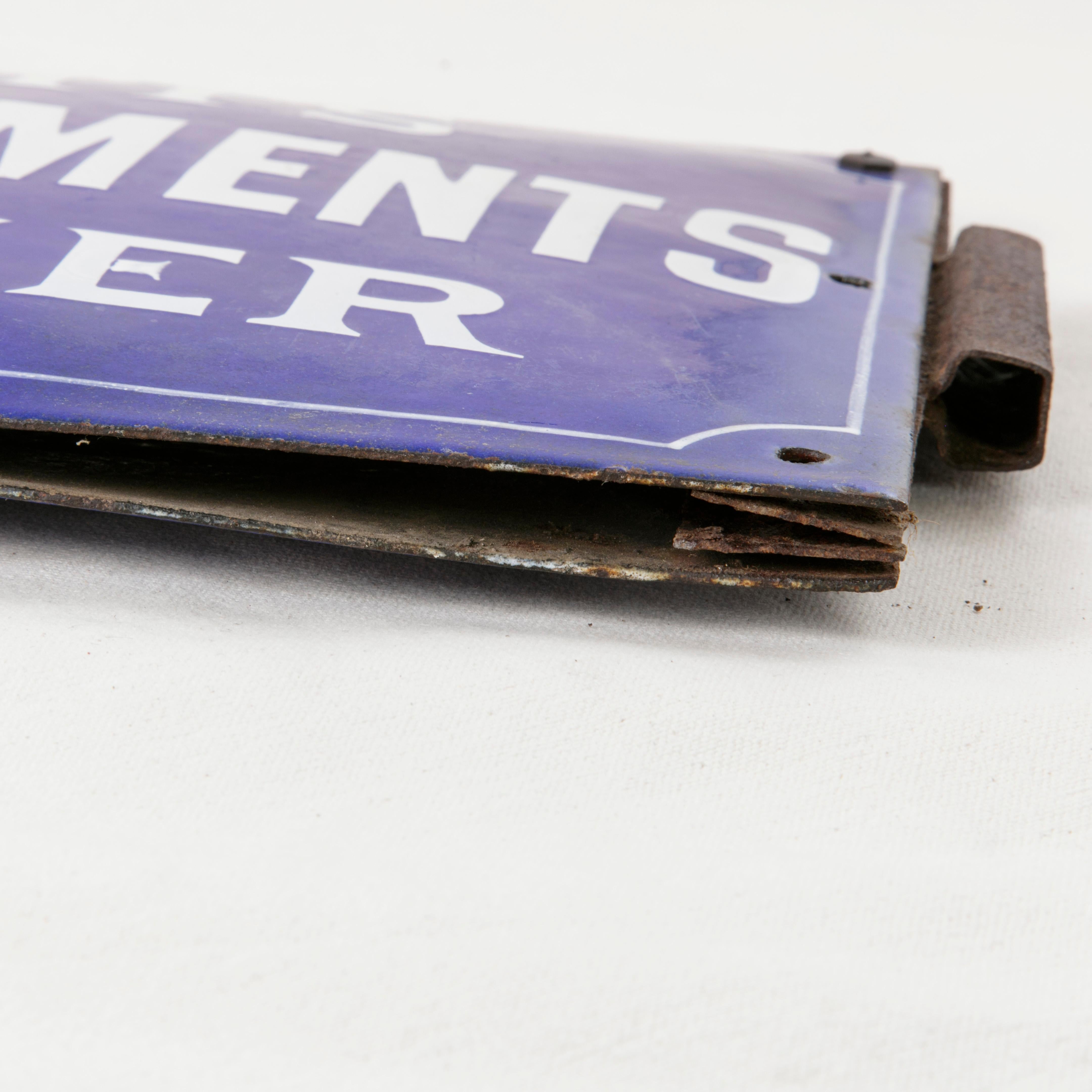 Early 20th Century French Double Sided Enameled Little Apartments for Rent Sign In Good Condition In Fayetteville, AR