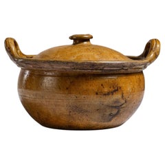 Olla francesa de loza con tapa de principios del siglo XX, acabado en color ámbar miel