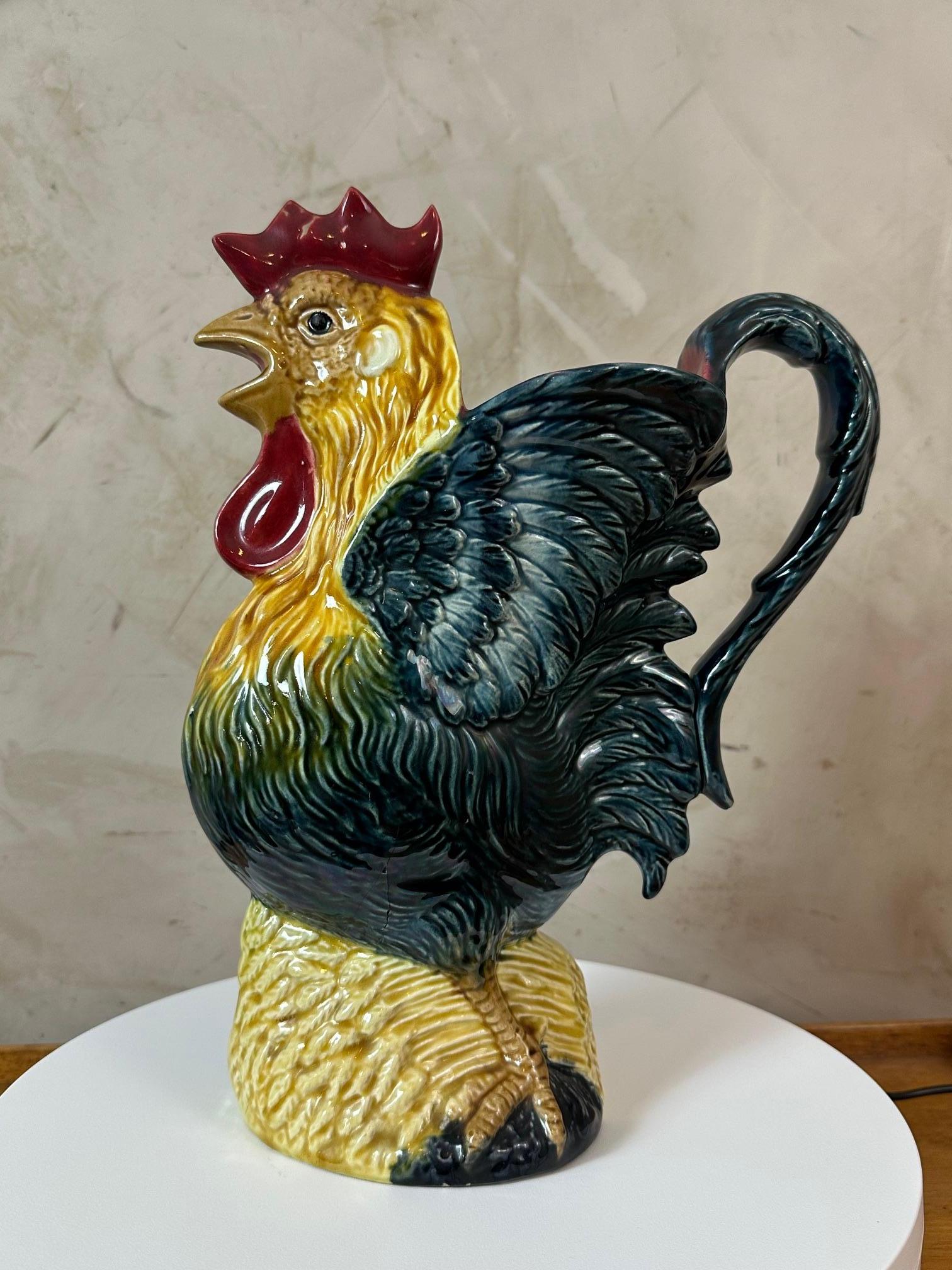 Early 20th century French Earthenware Rooster Pitcher, 1900s In Good Condition For Sale In LEGNY, FR