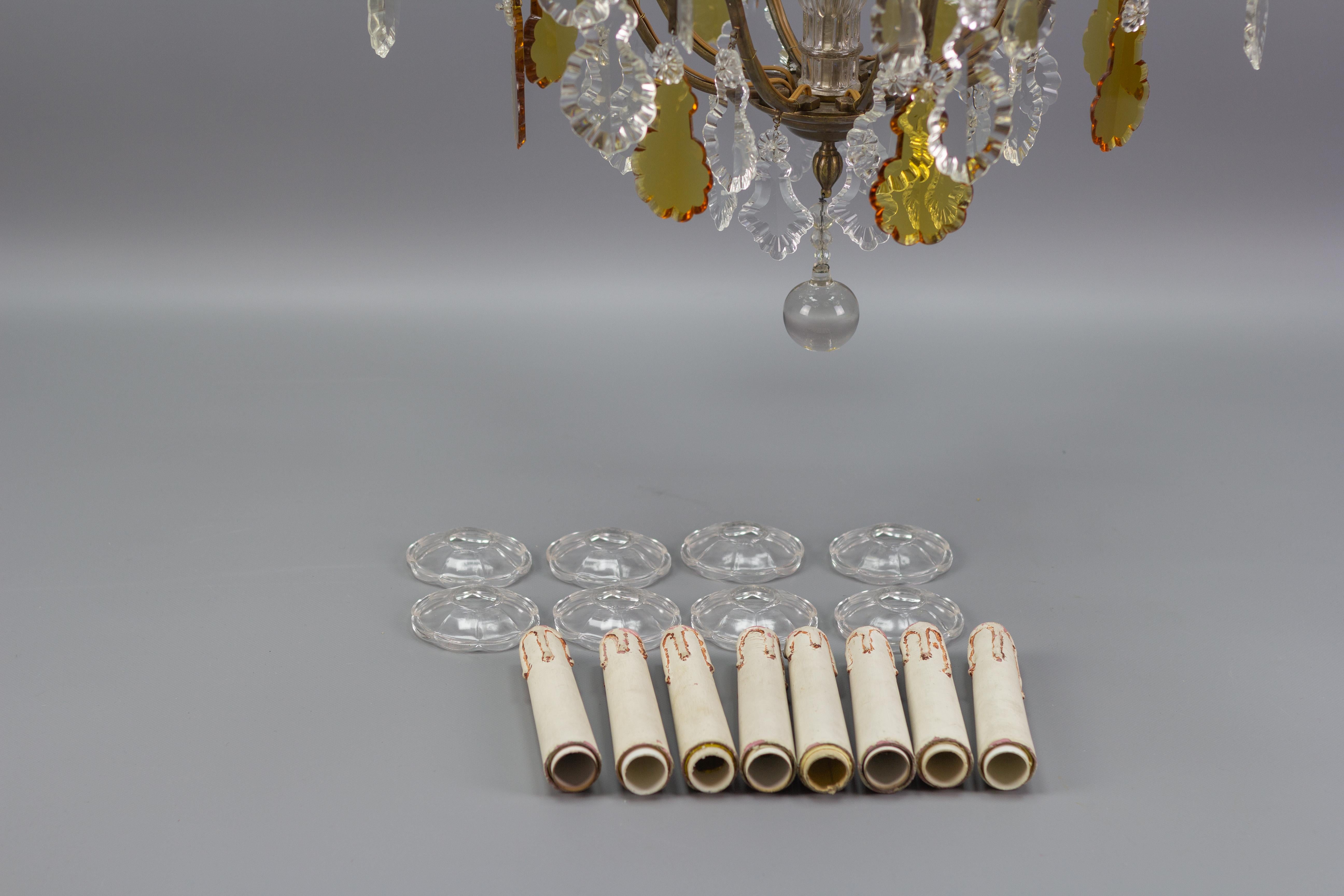 Lustre français du début du XXe siècle à huit lumières en verre de cristal et laiton en vente 11