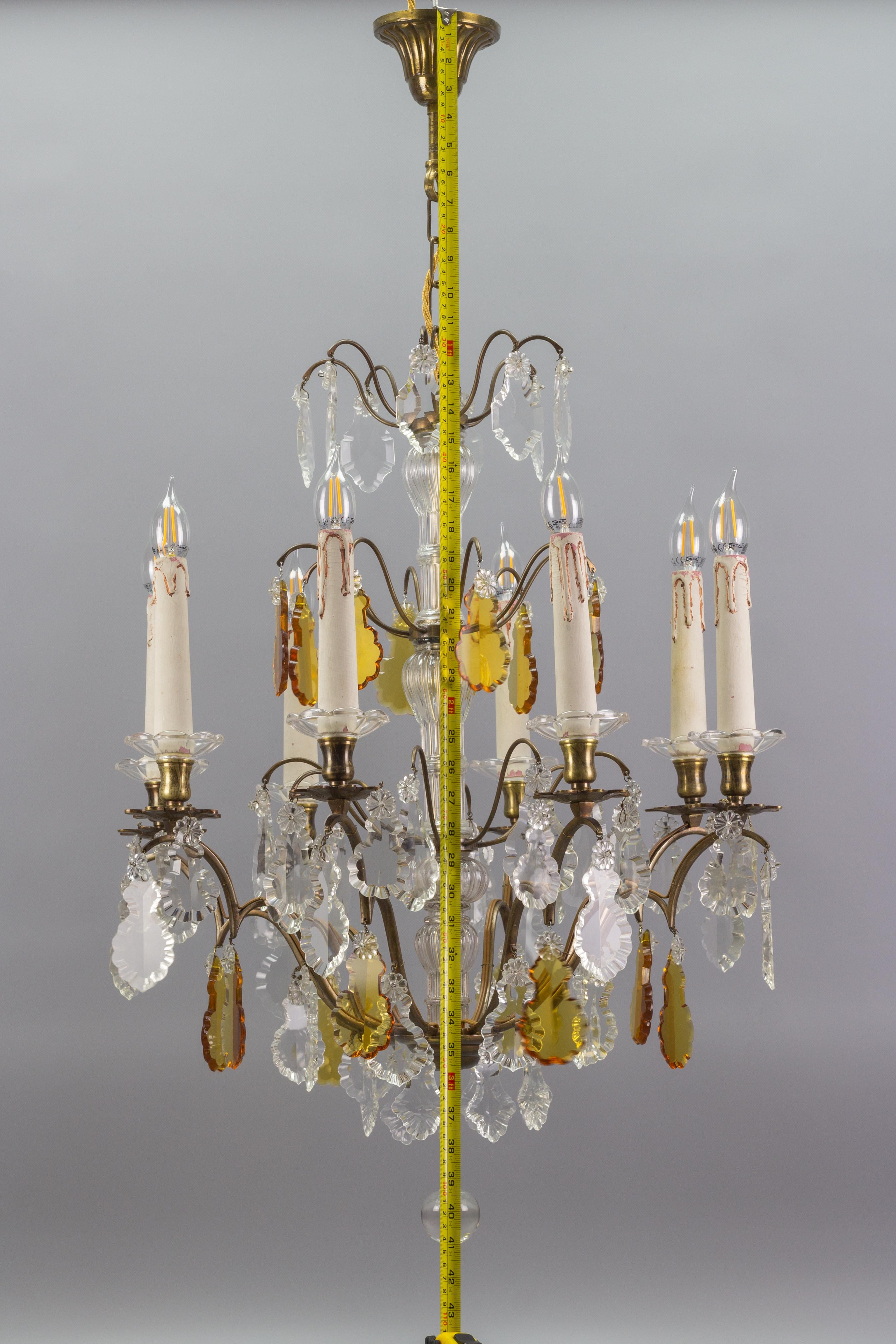 Lustre français du début du XXe siècle à huit lumières en verre de cristal et laiton en vente 12