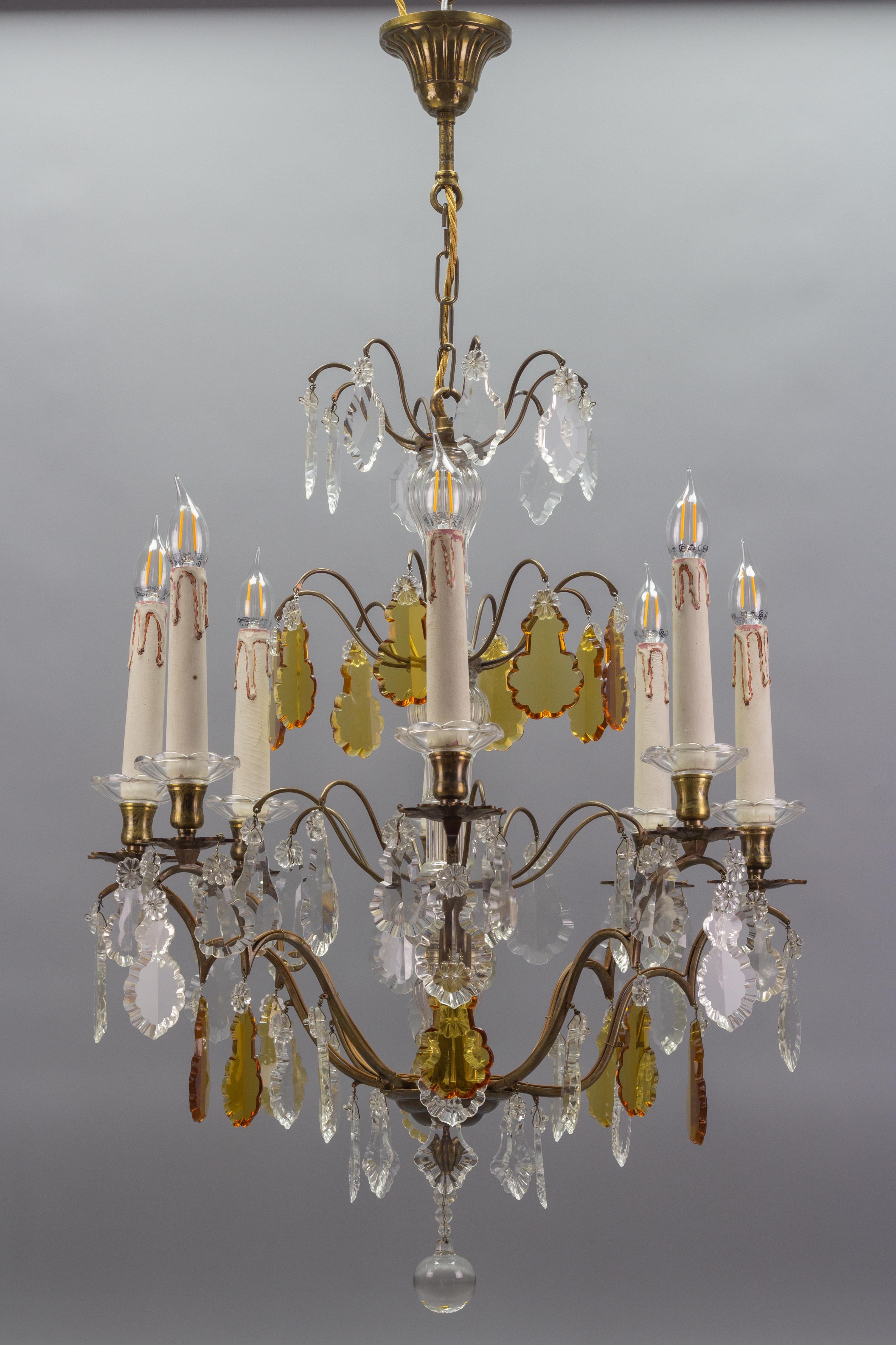 Early 20th Century French Eight–Light Crystal Glass and Brass Chandelier For Sale 1