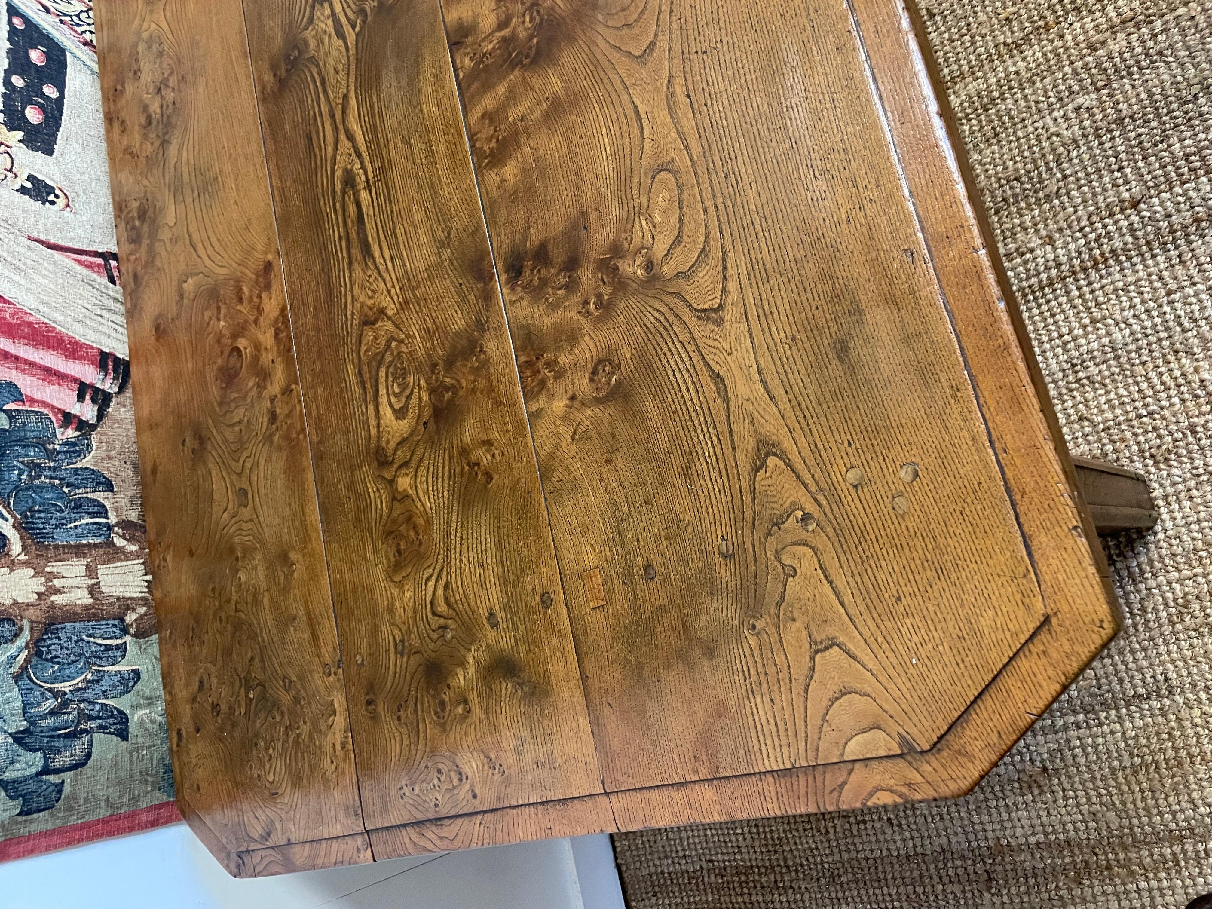 Early 20th century French elm farmhouse table  For Sale 4