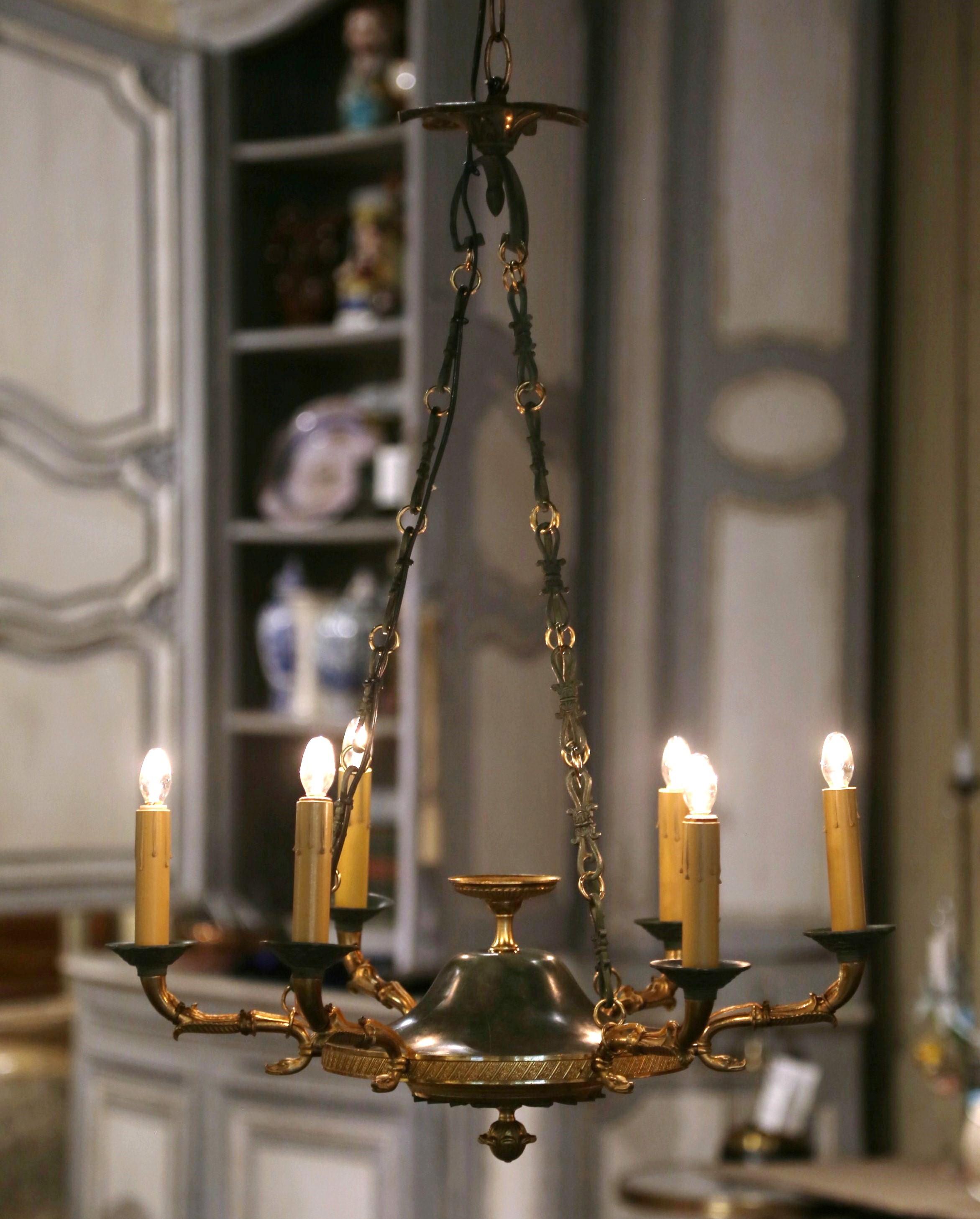 XX secolo Lampadario a sei luci in bronzo Dore Impero francese del primo Novecento in vendita