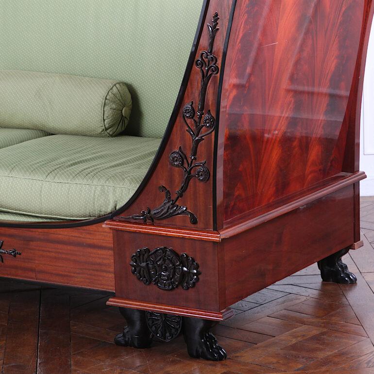 Early 20th Century French Empire Mahogany Daybed Sofa In Good Condition In Vancouver, British Columbia