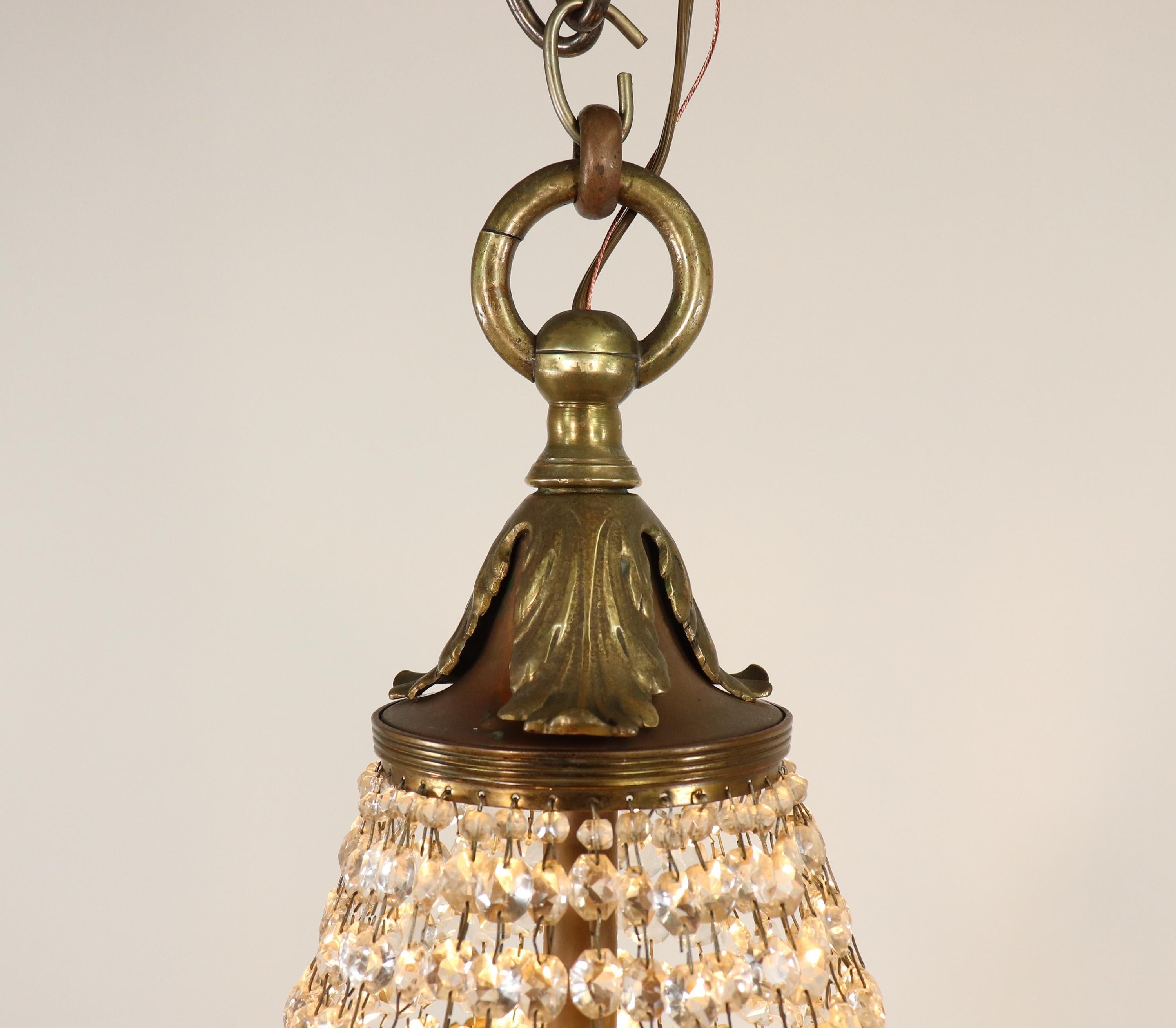 Lampadario di cristallo con perline in stile impero francese dei primi del Novecento in vendita 3