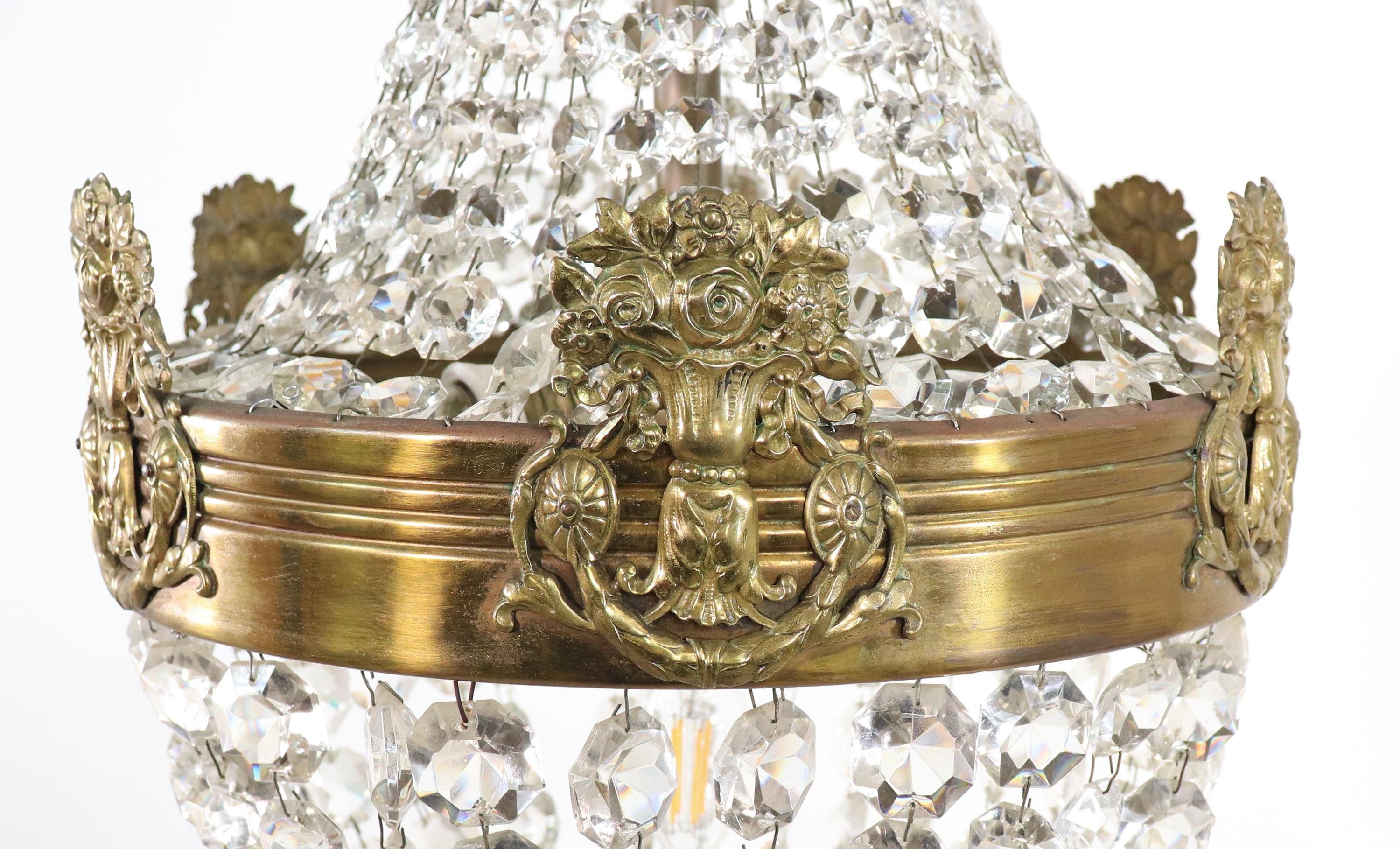 Lampadario di cristallo con perline in stile impero francese dei primi del Novecento in vendita 4