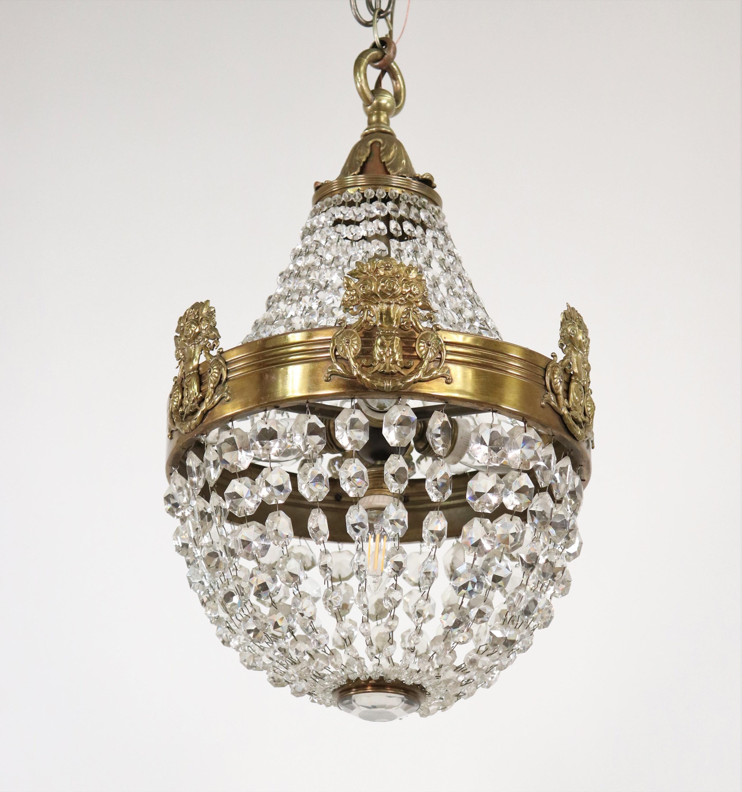 Lampadario di cristallo con perline in stile impero francese dei primi del Novecento in vendita 6