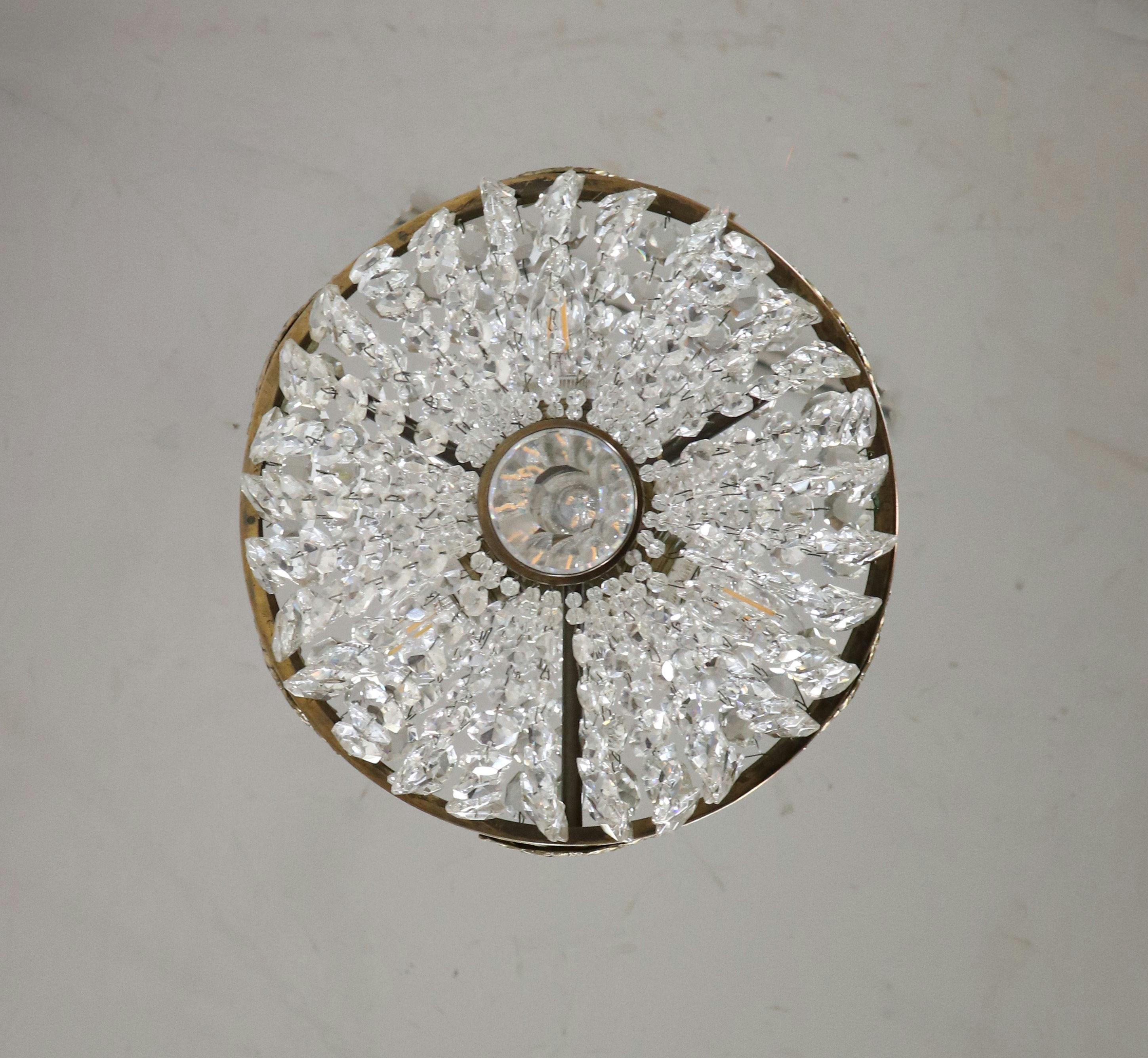 XX secolo Lampadario di cristallo con perline in stile impero francese dei primi del Novecento in vendita