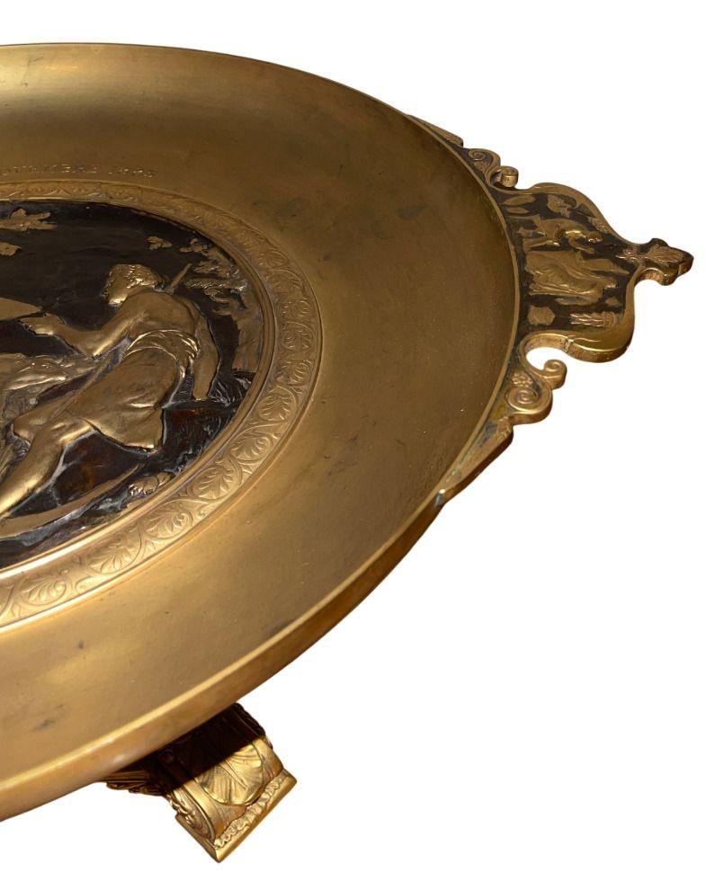 Tazza con piedistallo in bronzo stile Impero dei primi del Novecento - Firmata E. Picault In condizioni buone in vendita a Los Angeles, CA