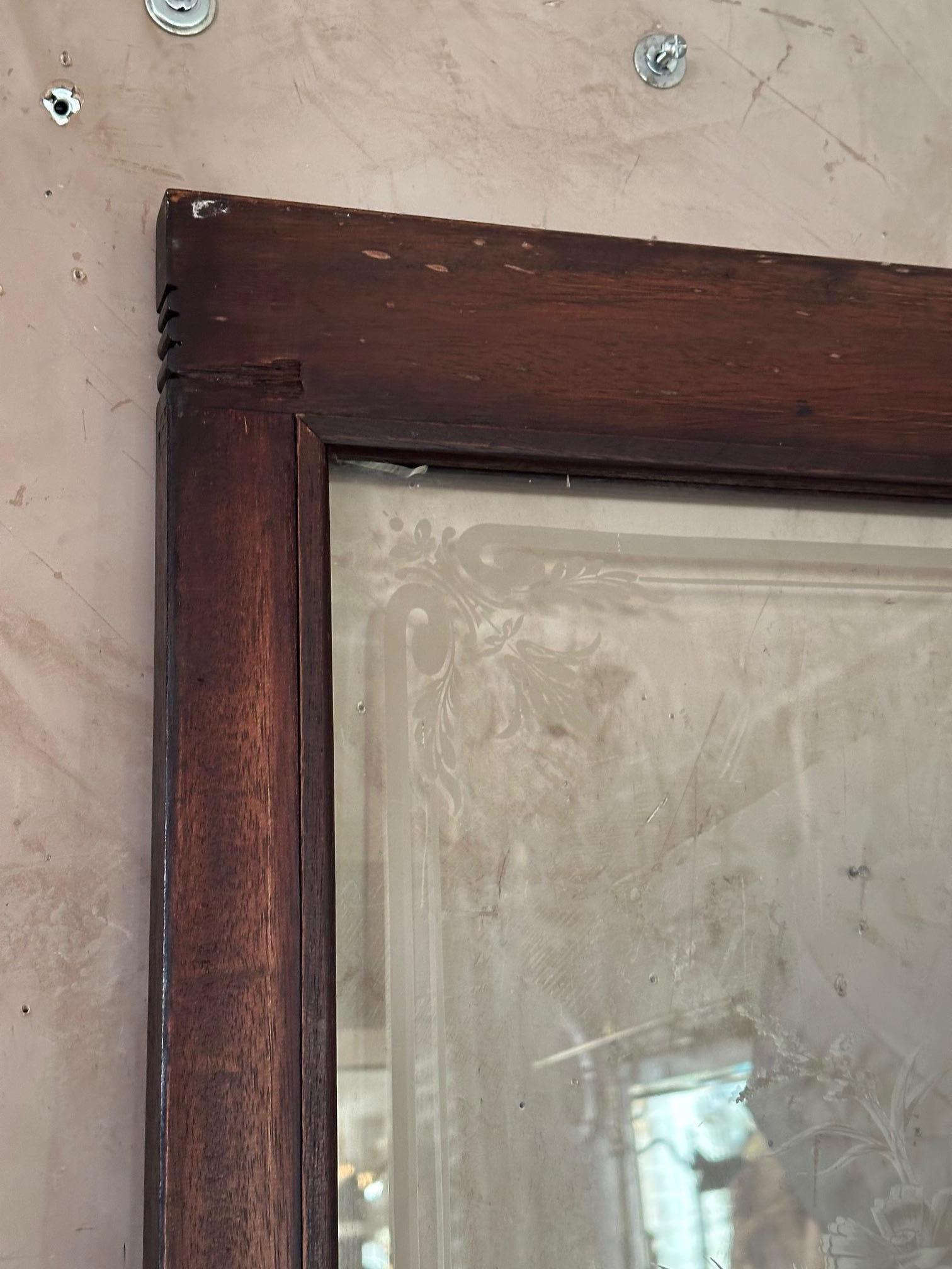 Französische Tür aus graviertem Glas und Nussbaumholz, 1900er Jahre im Angebot 3