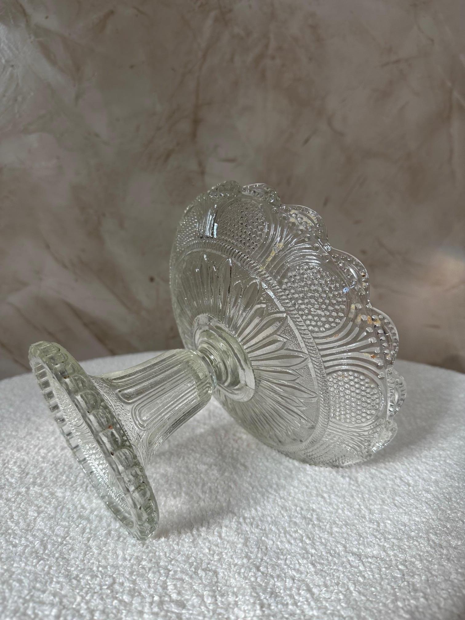 Early 20th century French Engraved Glass Pedestal Dish, 1900s For Sale 4