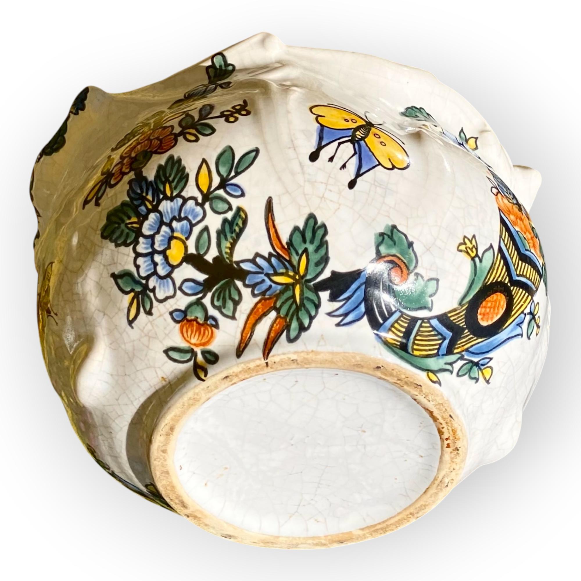 Début du 20ème siècle Cache pot en faïence française du début du 20ème siècle en vente