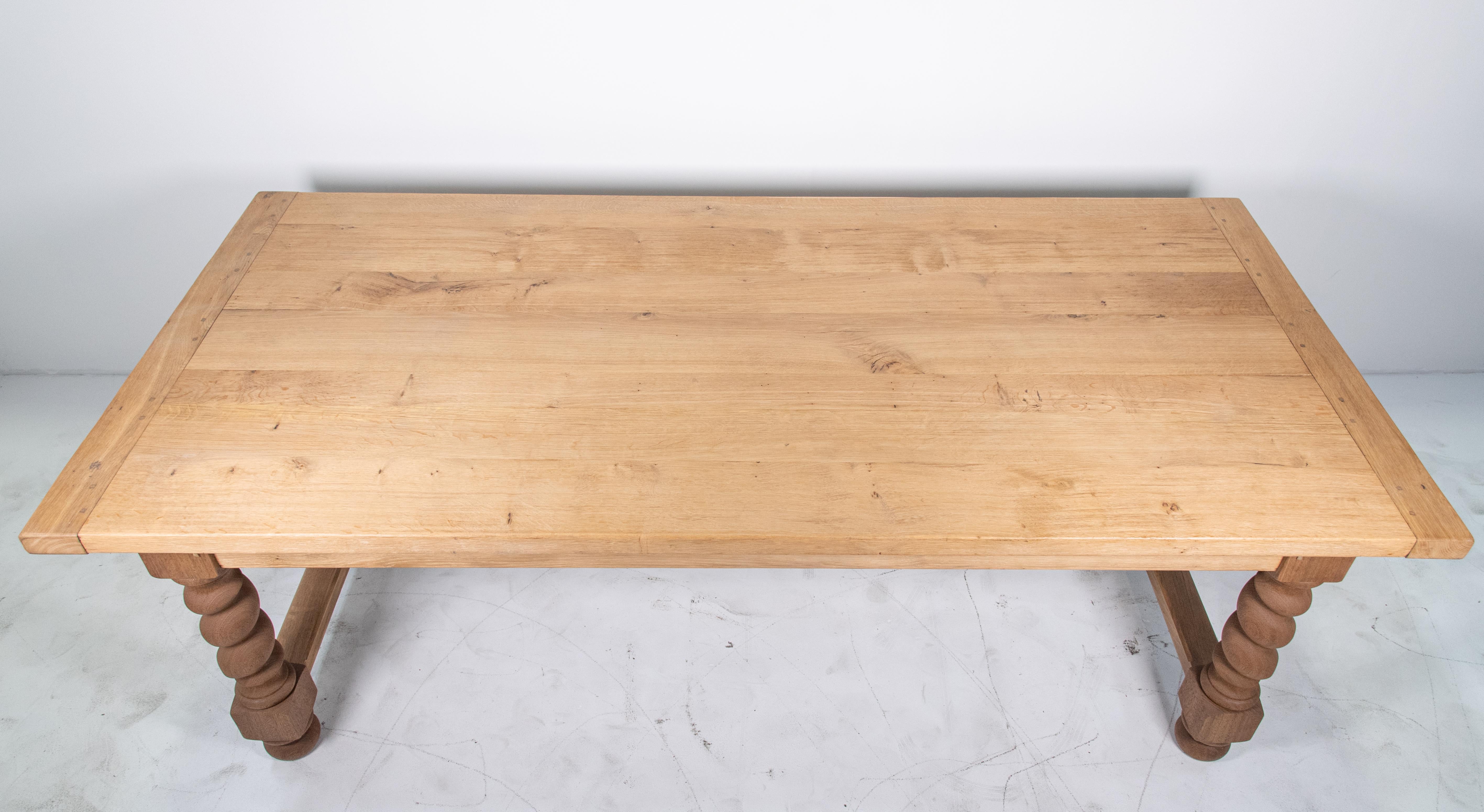 Sculpté Table de salle à manger de ferme française du début du 20e siècle en vente