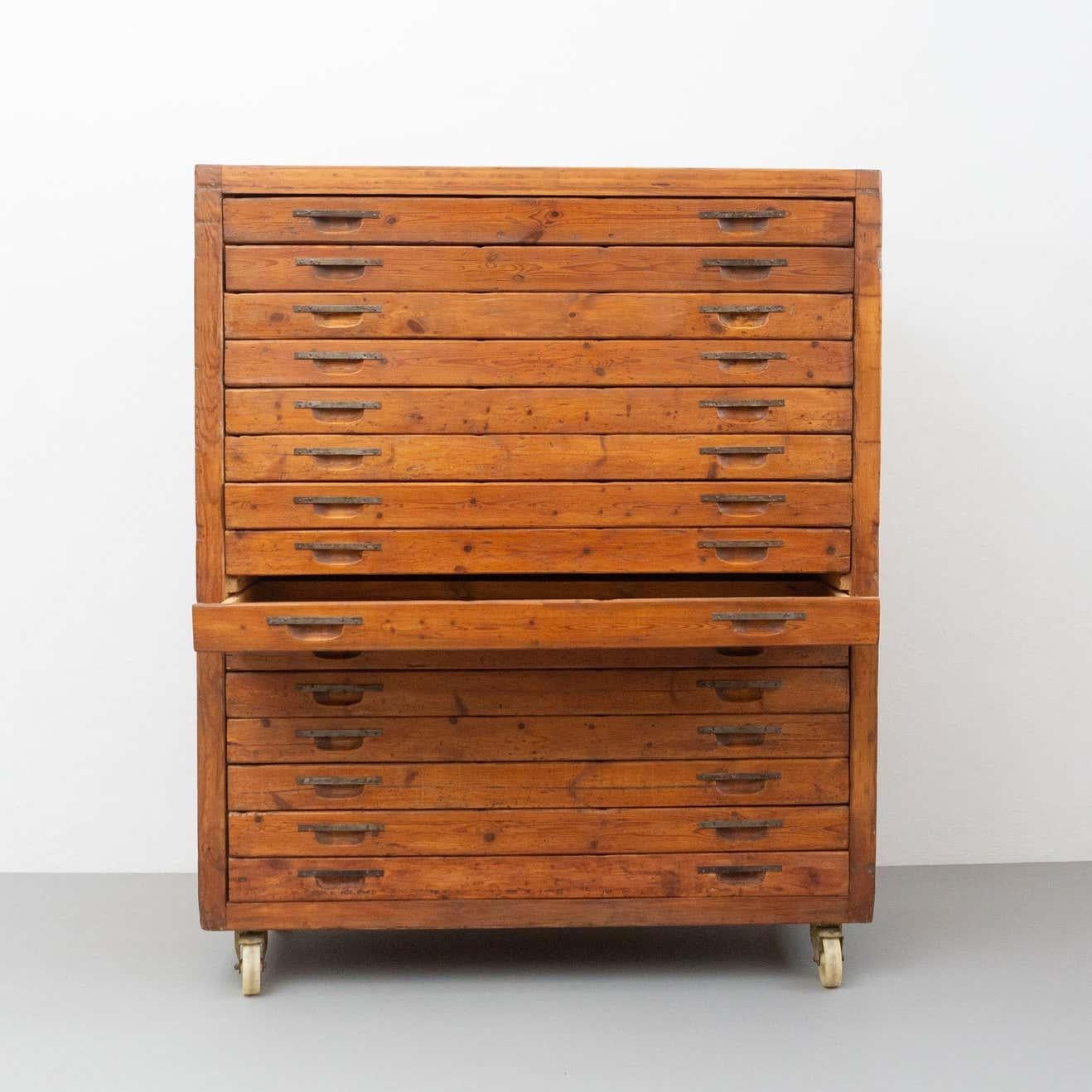 Early 20th Century Wood Large French File Cabinet For Sale 3