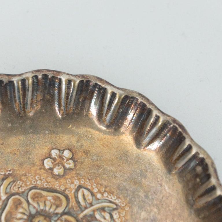 Early 20th Century French Floral Metal Ashtray For Sale 4