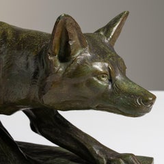 Scultura francese di una volpe in terracotta color verde bosco, dei primi anni del XX secolo, opera di Henri Bargas