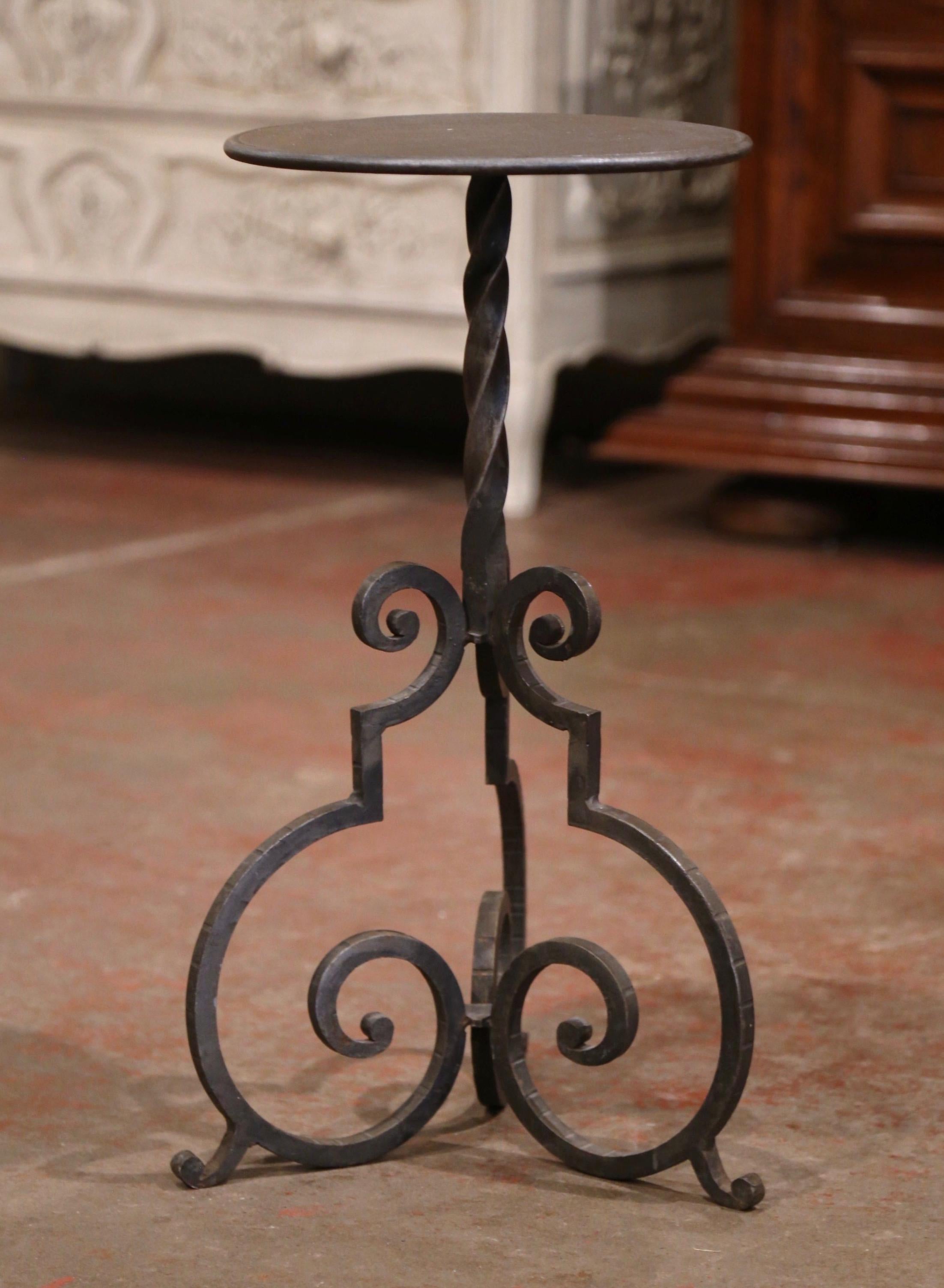 Early 20th Century French Forged and Painted Iron Martini Pedestal Table In Excellent Condition In Dallas, TX