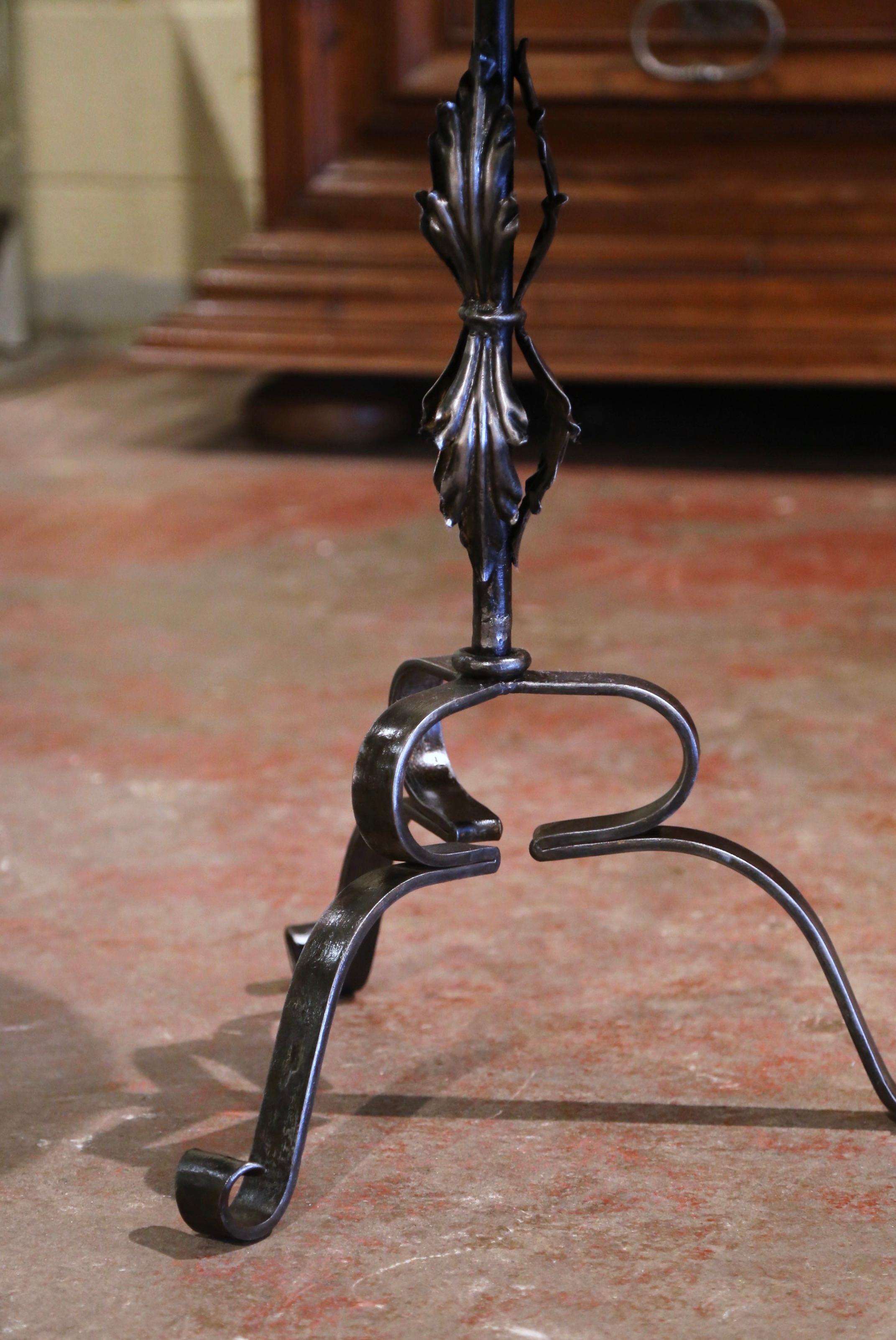 Early 20th Century French Forged and Polished Iron Martini Pedestal Table For Sale 3