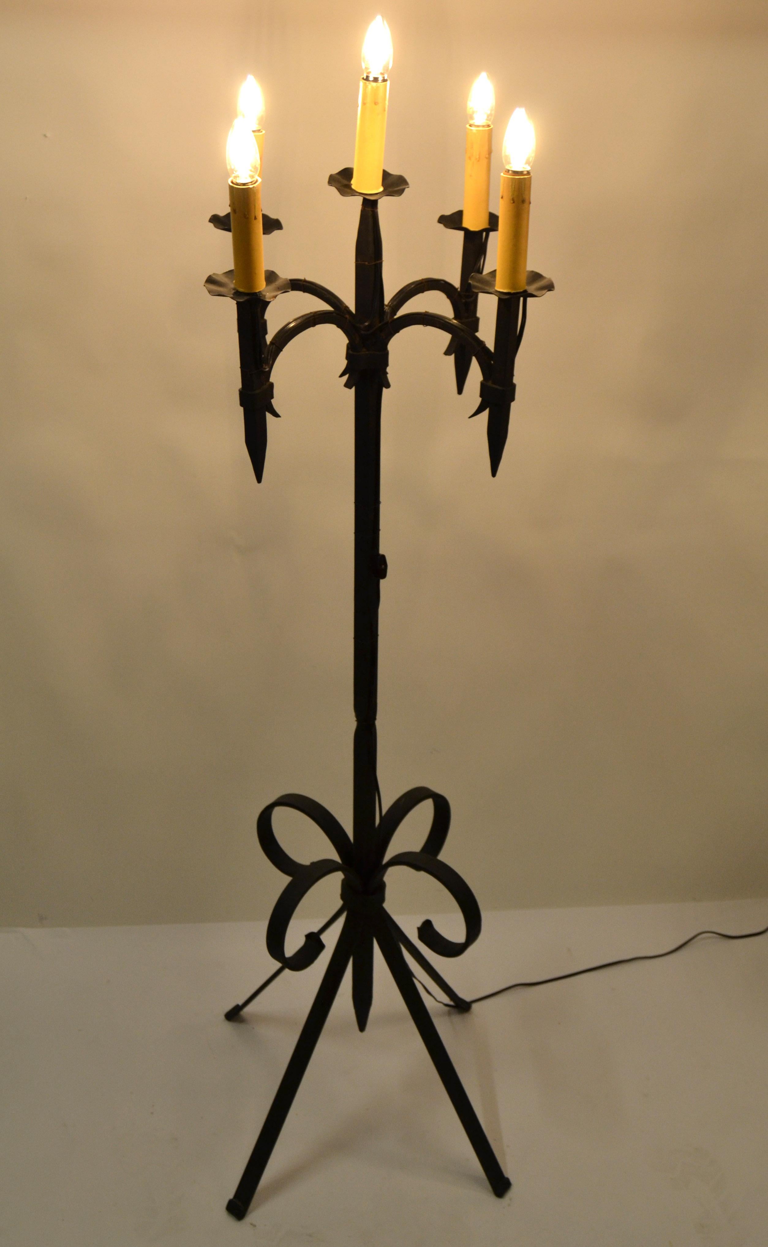 Early 20th Century French Forged Wrought Iron 5 Light Candelabra Floor Lamp In Good Condition For Sale In Miami, FL