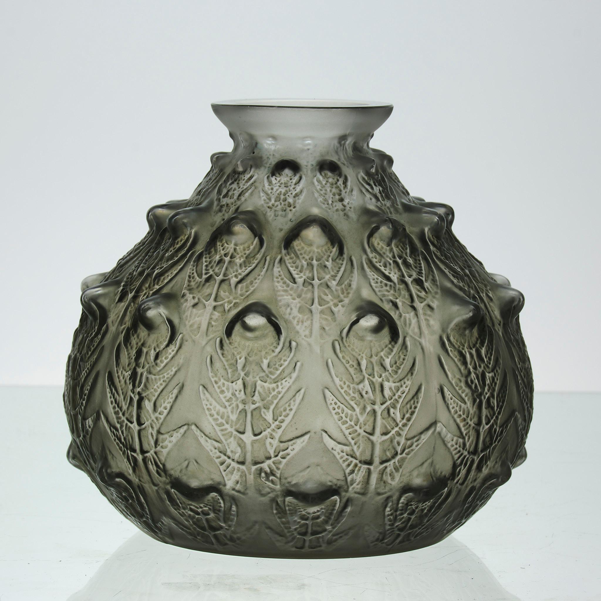 Art déco Vase en verre dépoli du début du 20e siècle intitulé 