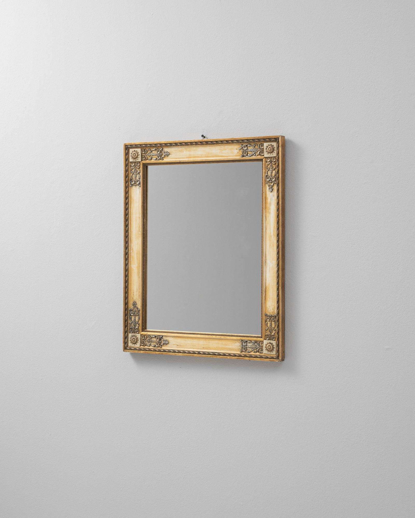 Early 20th Century French Gilded Wood Mirror In Good Condition For Sale In High Point, NC